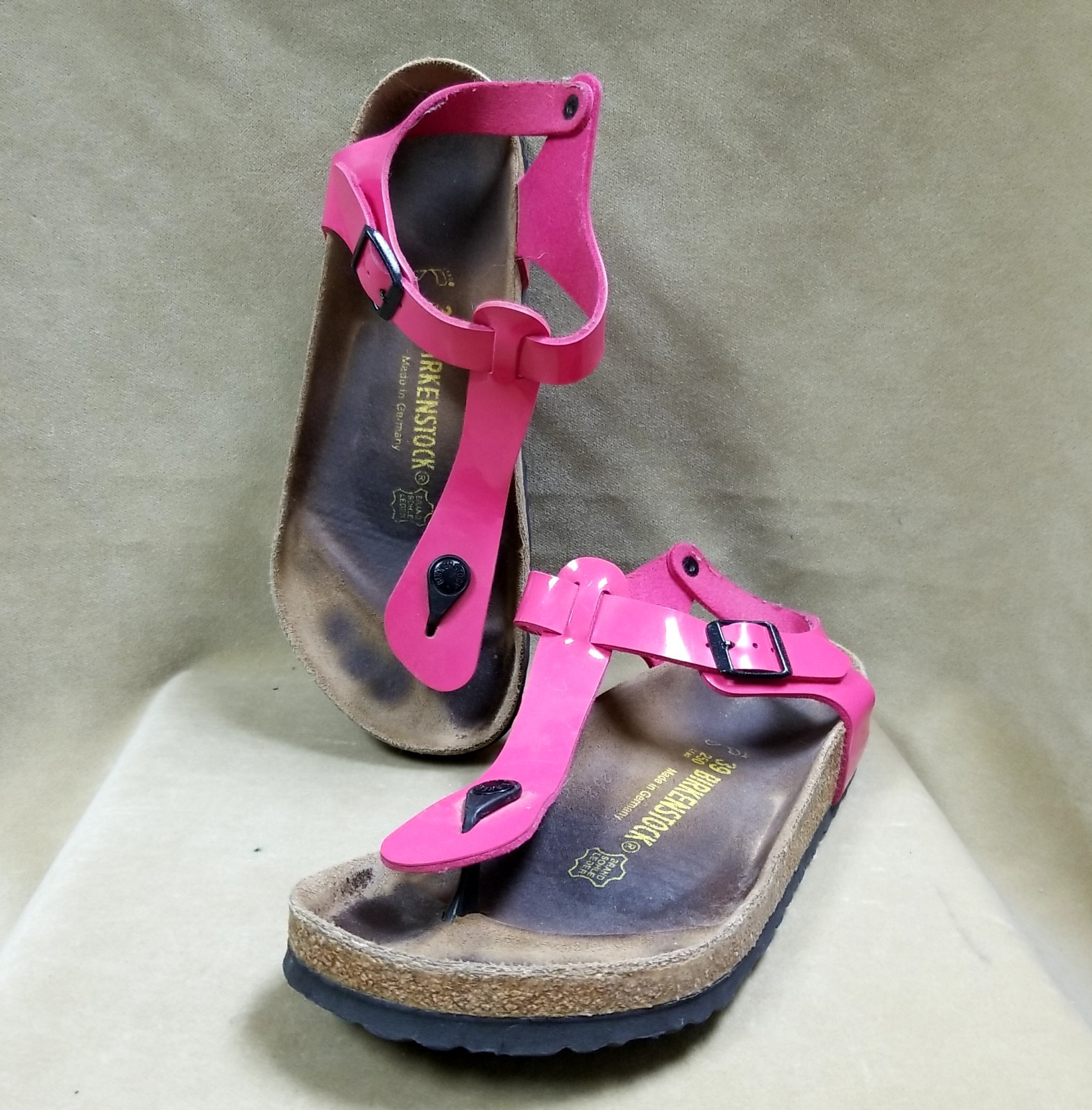 Preowned Birkenstock Gizeh Sandals Bright Pink Leather Straps Germany Women Sz 8