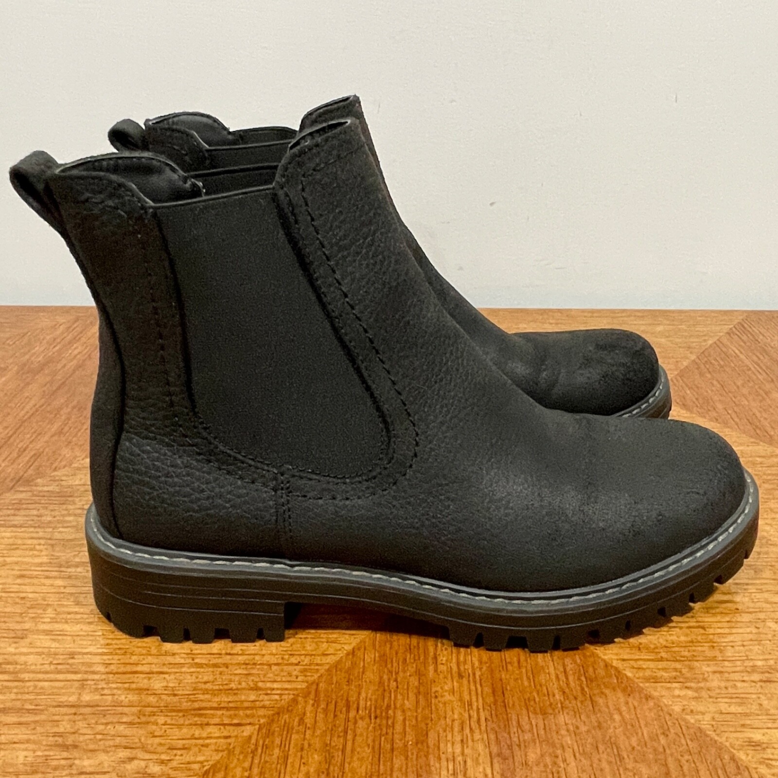 Cliffs by White Mountain Mastery Chelsea Boot Womens 9M Black Suede Textile Shoe