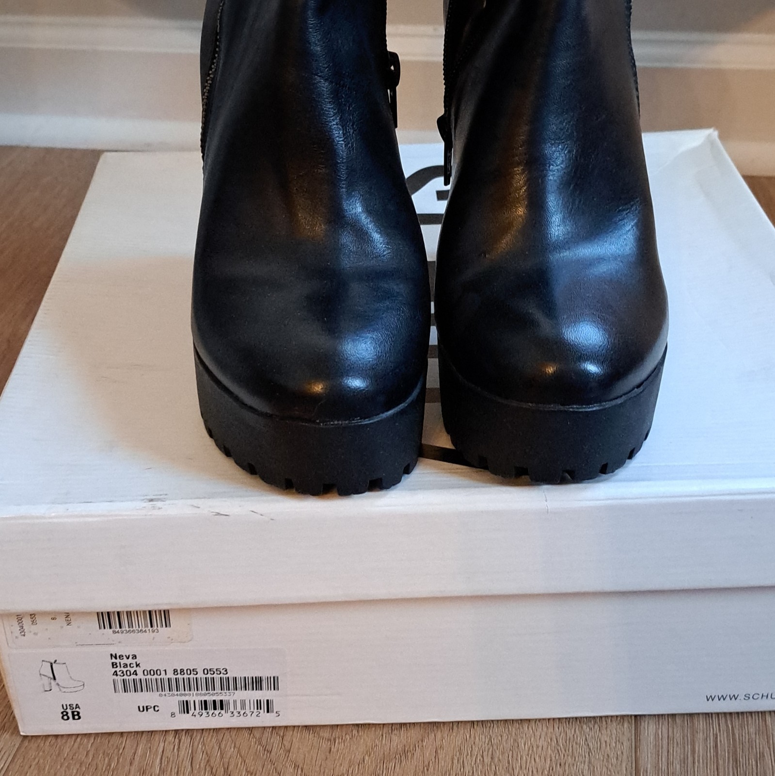 Schutz Neva Black Leather Platform Lug Sole Zip Ankle Bootie US 8B EU38