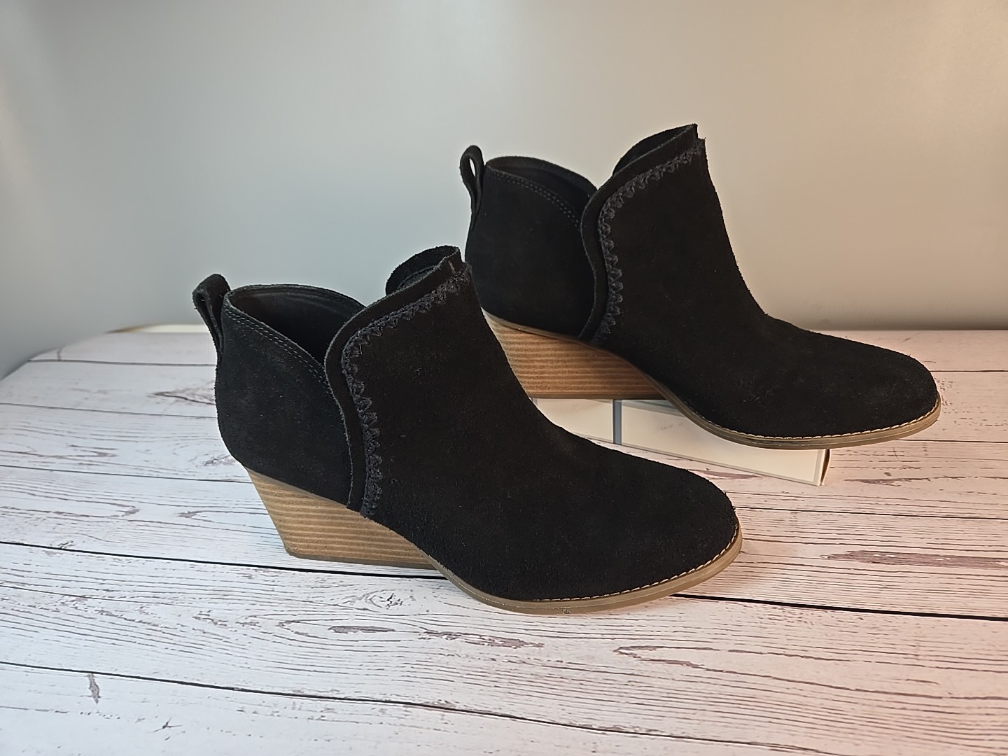 TOMS Women’s Kaia Wedge Ankle Boot Black Suede Size 10 W Bootie