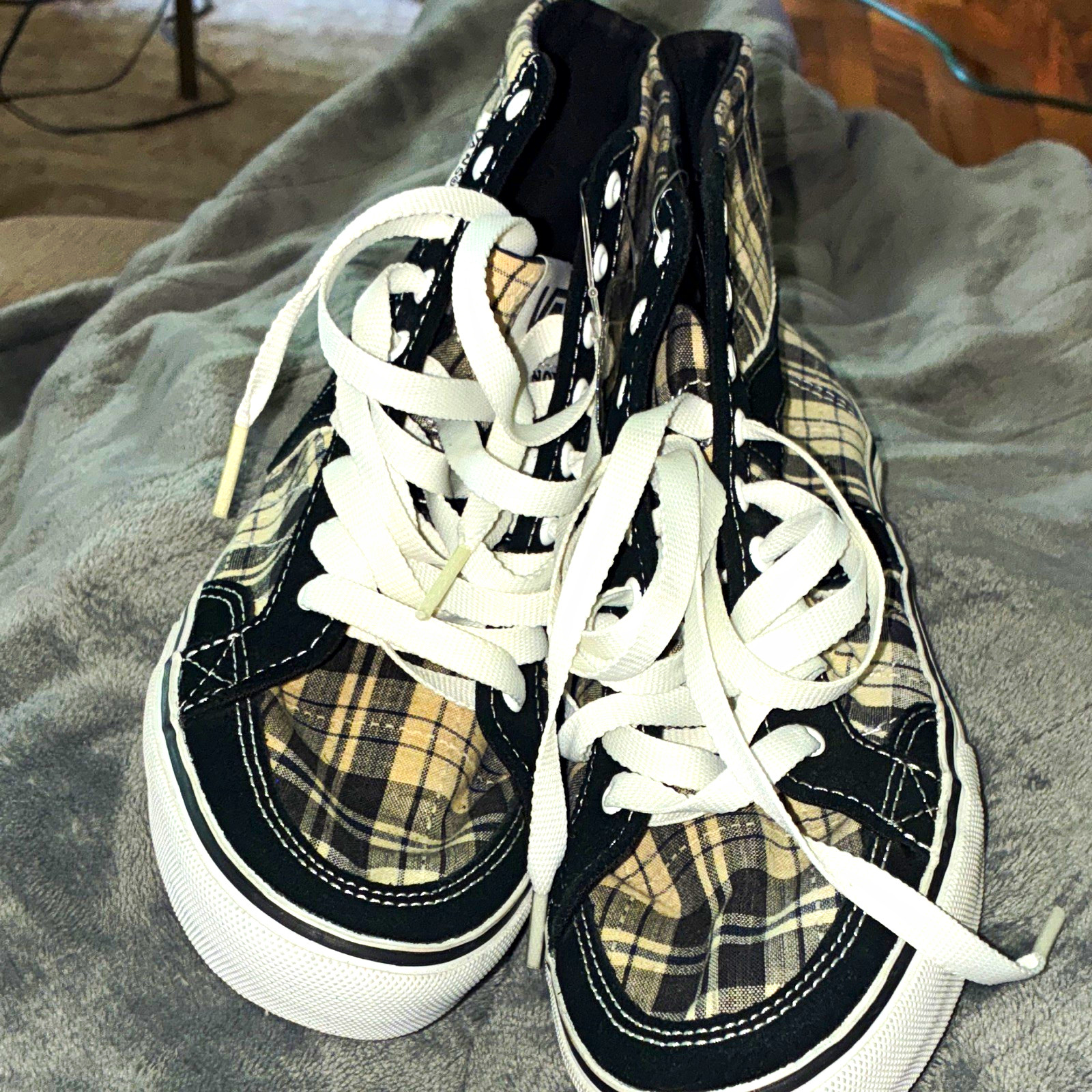 VANS Corrie Hi Women’s Black White Beige Plaid Canvas Lace Up High Top Sneakers