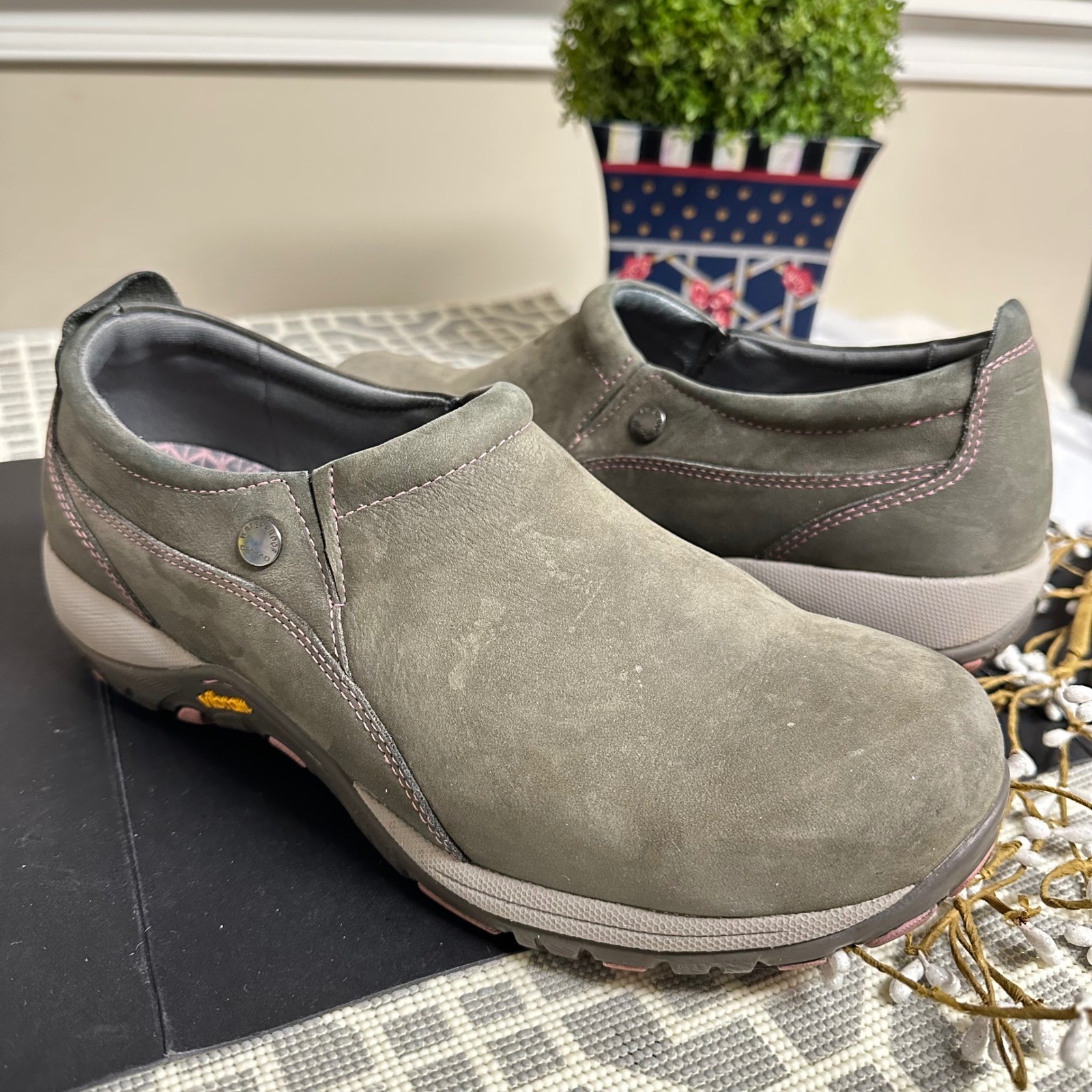 Dansko Patti Slip On Leather Clogs Taupe Casual Walking Shoes 42/11.–12 Womens