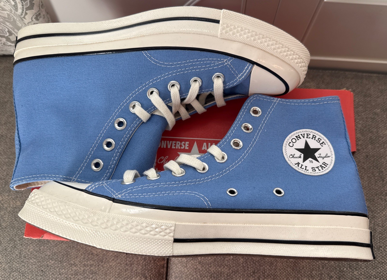 Women’s Size 10 / Men’s Size 8 Converse A10524F Blue Sneakers Shoes