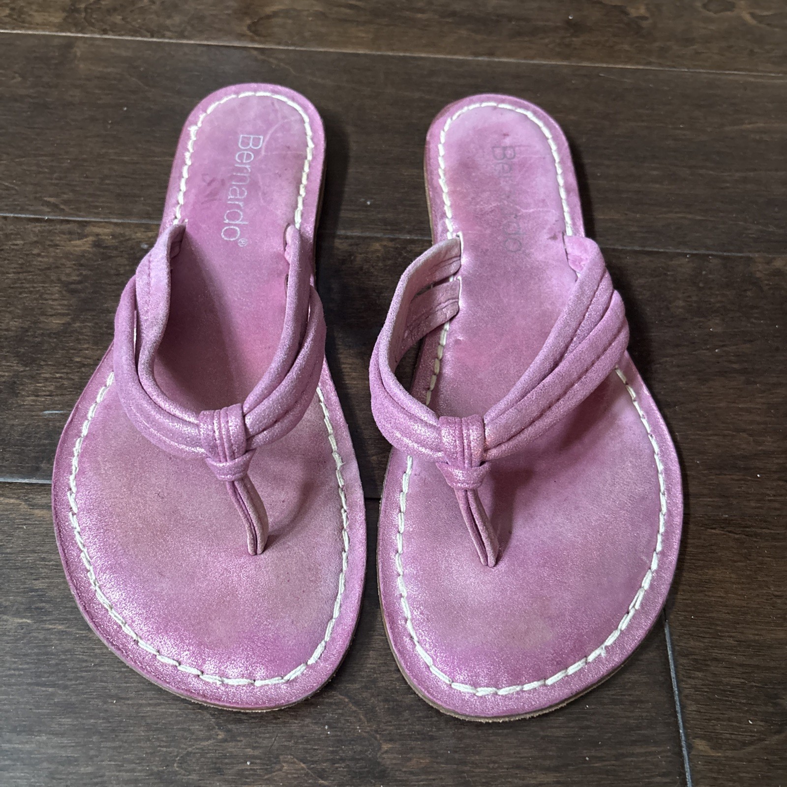 Womens Bernardo Miami Thong Sandals Metallic Pink Shoes 11 M