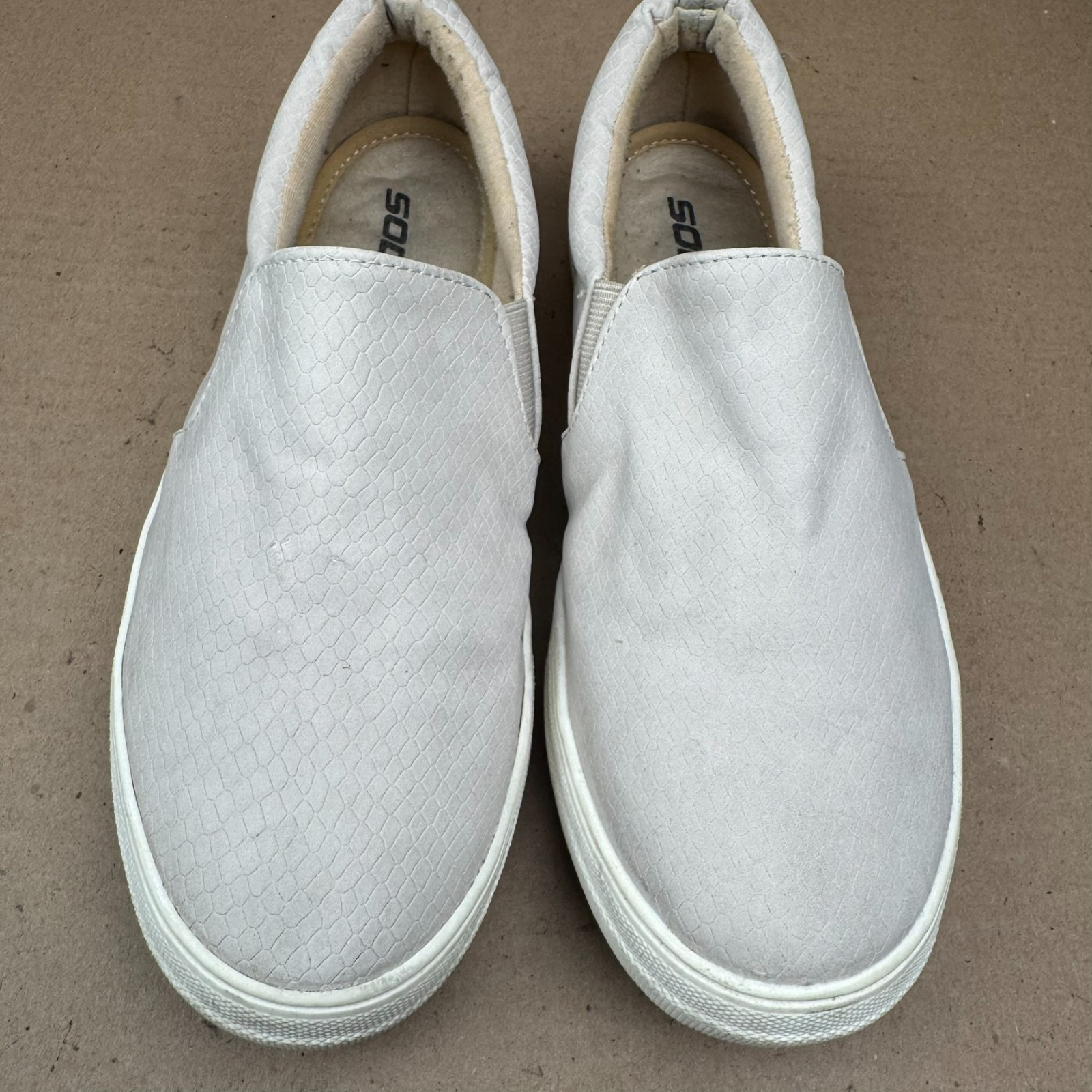 SODA Women’s Size 8.5 Slip-On Sneakers Off-White Snake Skin Embossed Casual