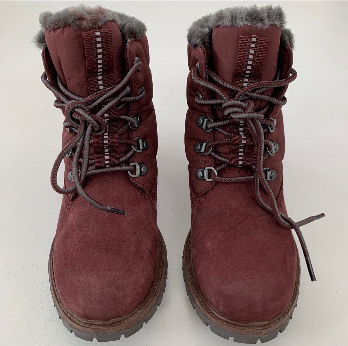 Timberland Premium 6-Inch Leather/Fabric Waterproof Boot Women’s Size 7