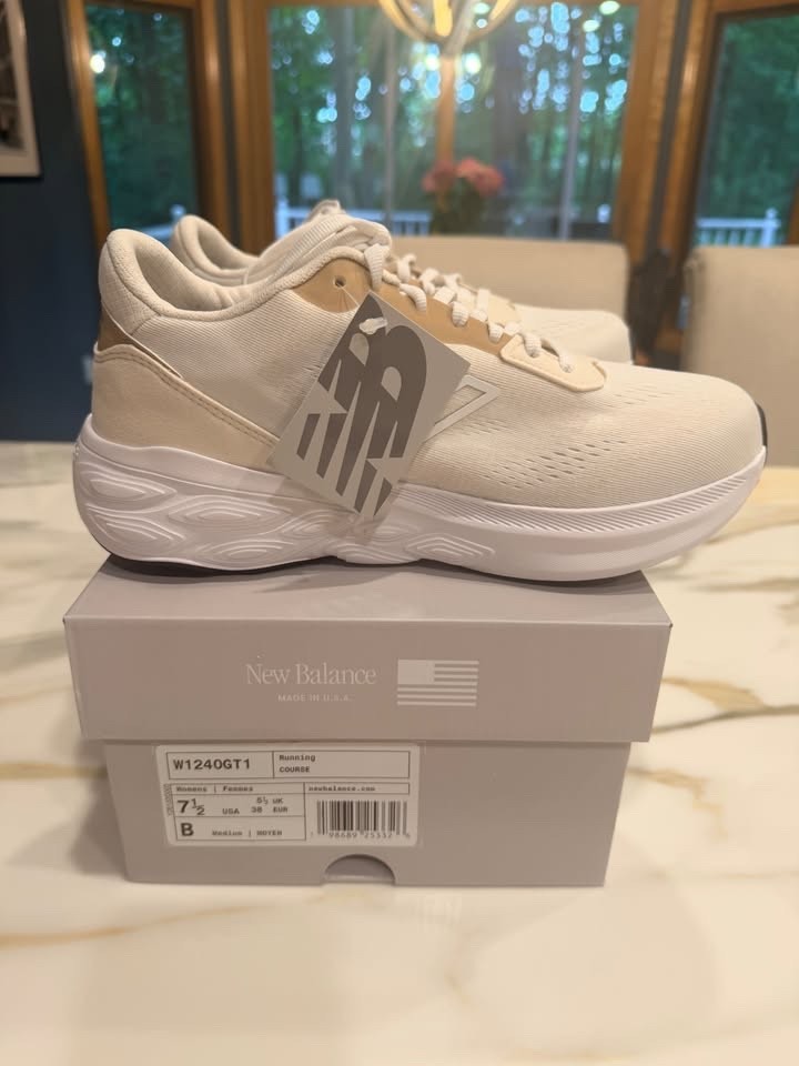 New in Box New Balance Fresh Foam 1240v1 size 7.5 B Sea Salt/Linen/Linen