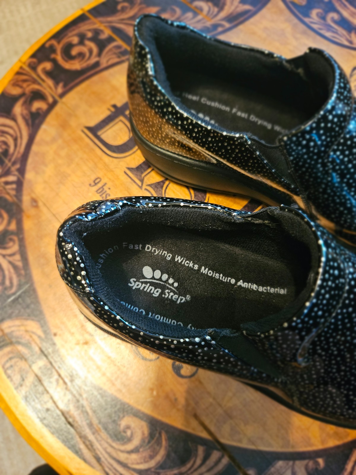 SPRING STEP SLIP ON SHOES BLACK TINY BUBBLE PATTERN – SIZE 7 – MOISTURE WICKING