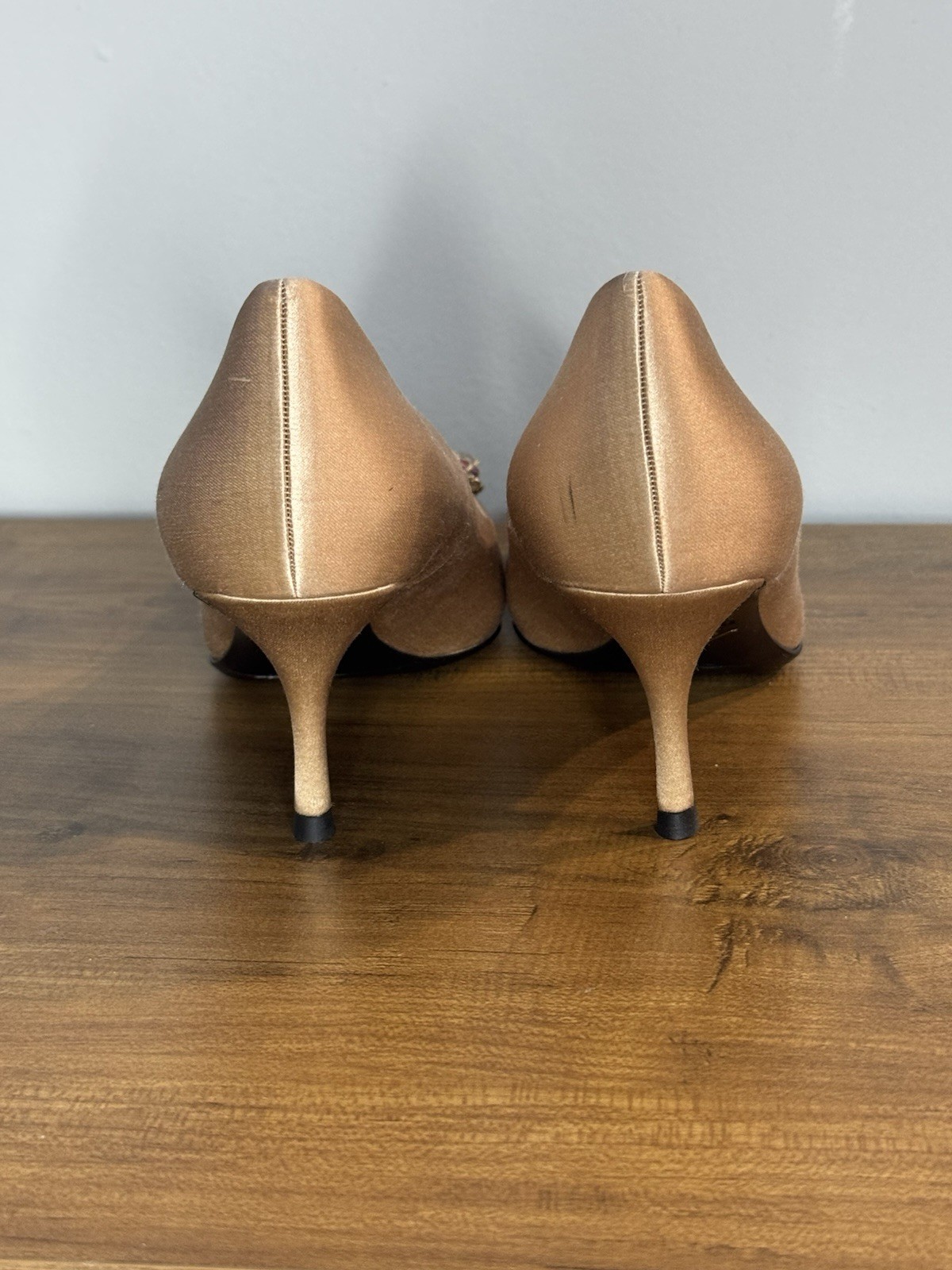 Roger VIvier Efflorescence Pumps 37 Pink Satin Heels With Crystal Buckle