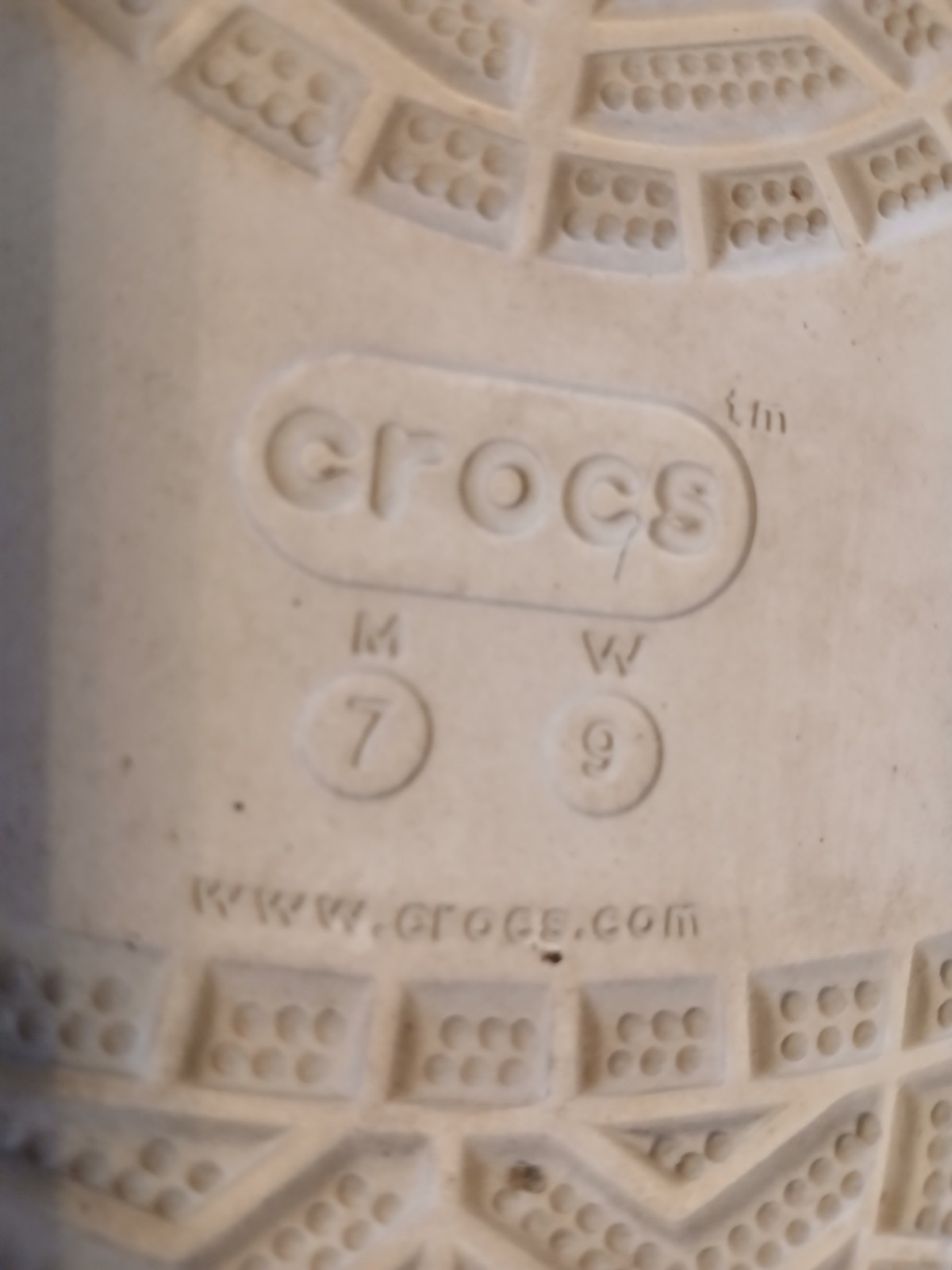 Crocs Bayaband Chevron Band Clog SlipOn Shoes STUCCO MULTI US Men 7 Womens 9 EUC
