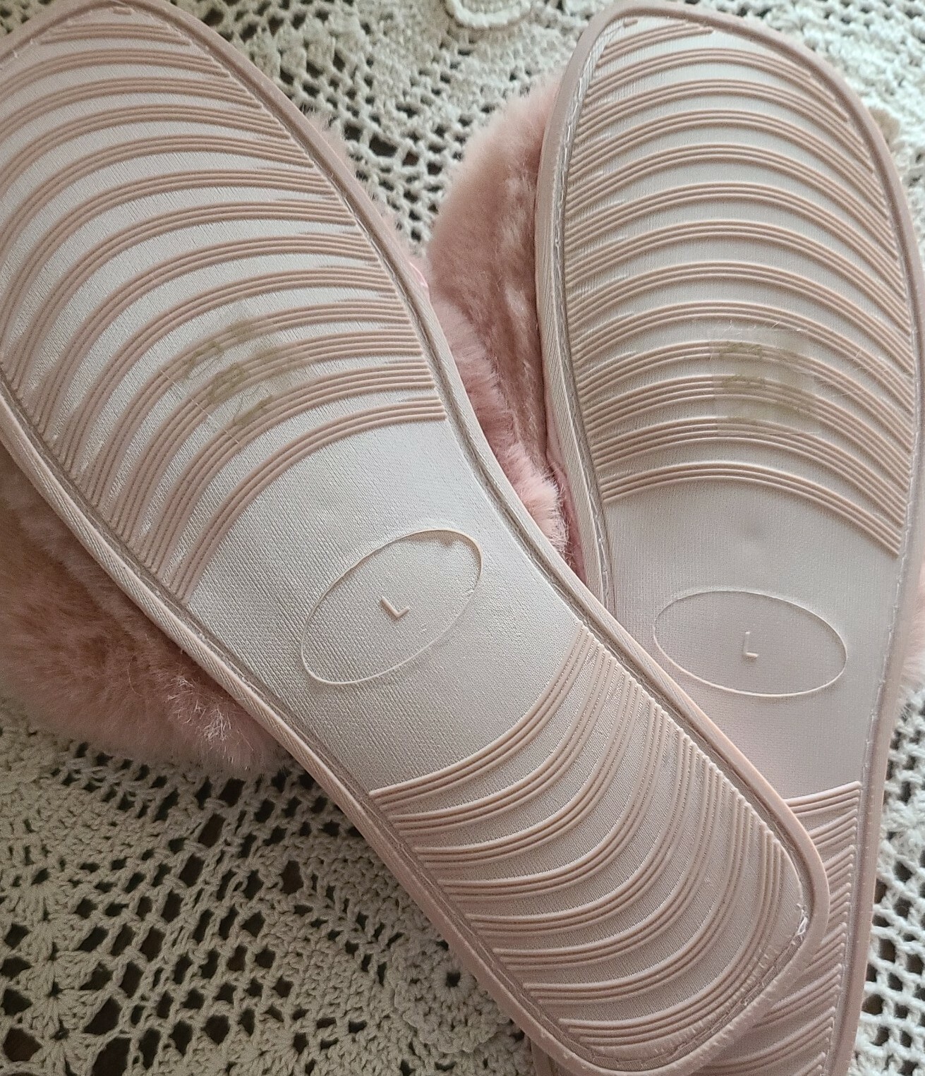 ASOS ~ Pink ~ Soft ~ Furry ~ Quilted ~ Slide-On Slippers ~ Size Large (9/10)