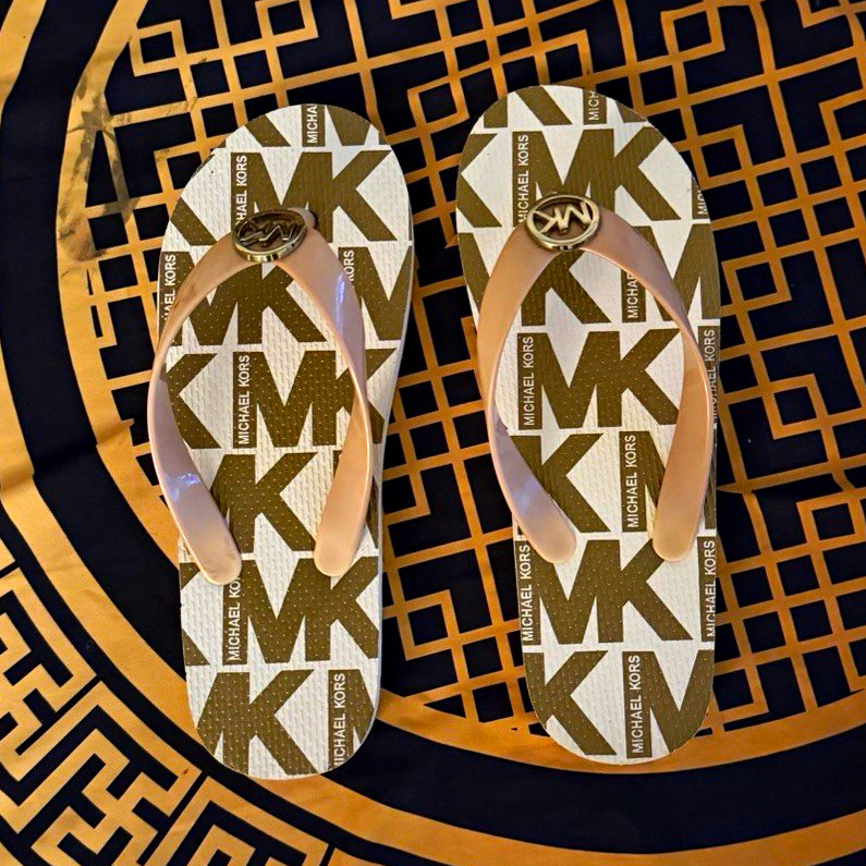 Michael Kors Women’s Logo Flip Flop Sandals Size 6 White Gold Blush Slip On