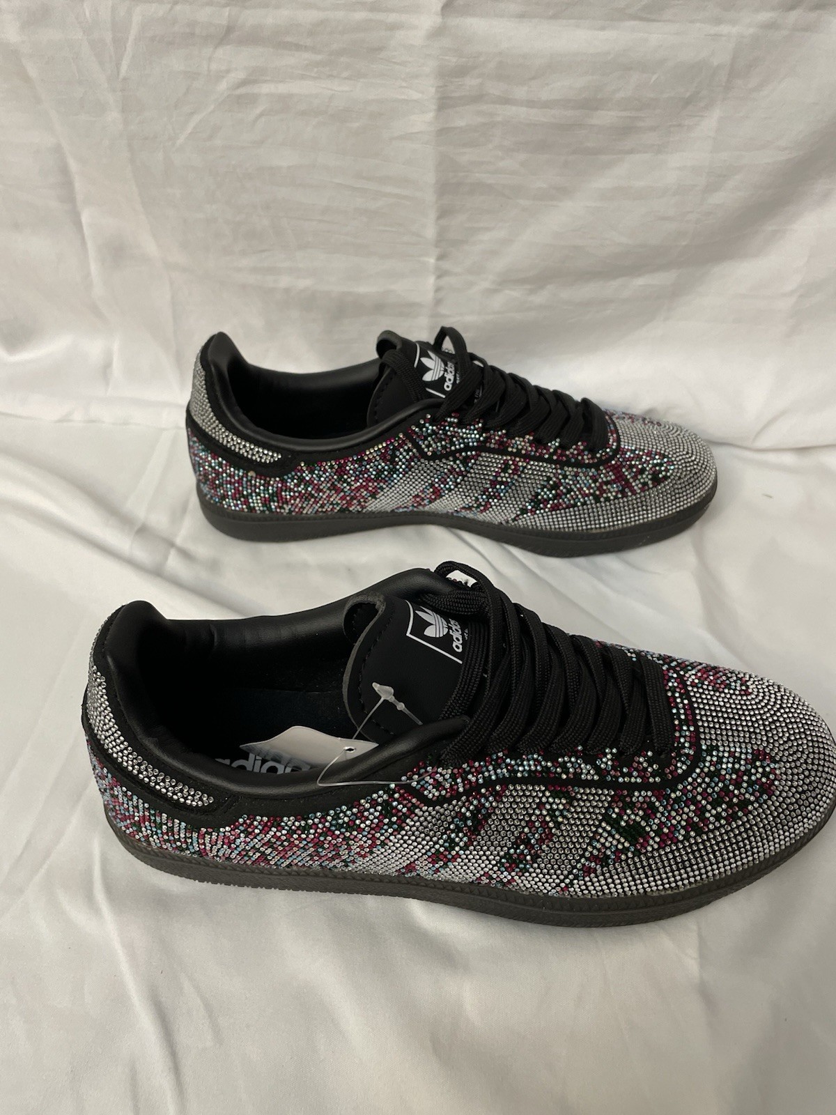 adidas Samba OG Men’s Low Top Lace-Up Sneakers Black/Silver/Multicolor IH9052