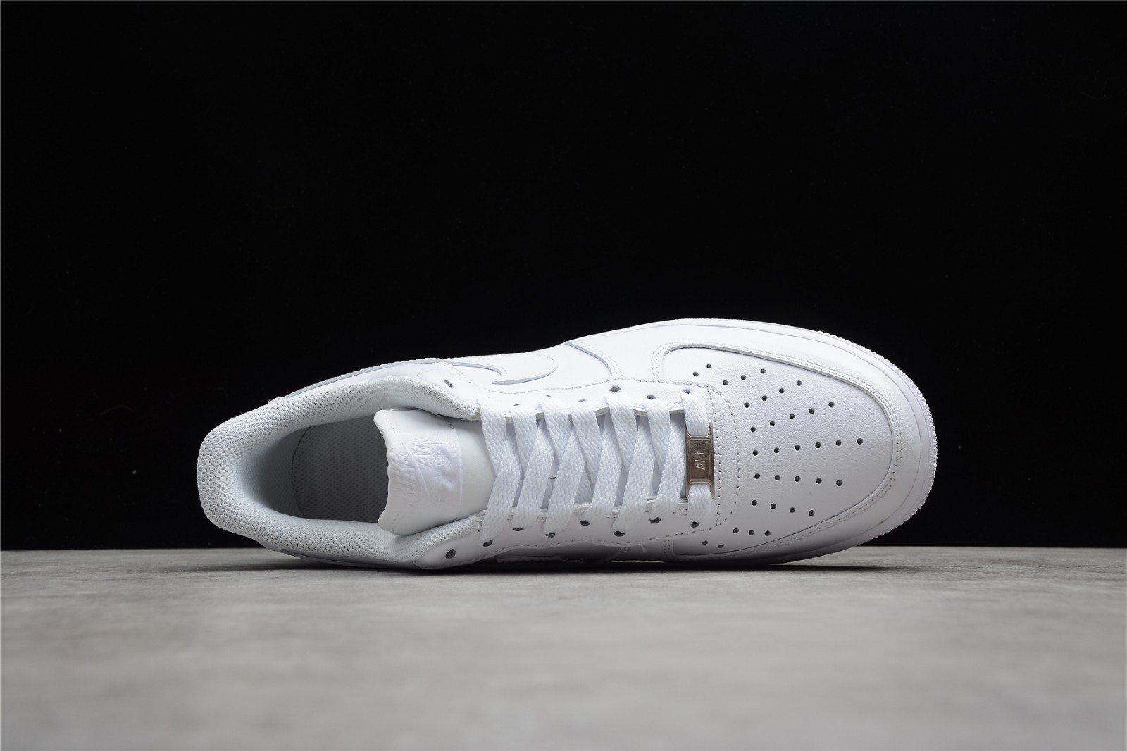 Nike Air Force 1 Low Triple White ‘07 BRAND NEW, MEN AND WOMEN SIZES