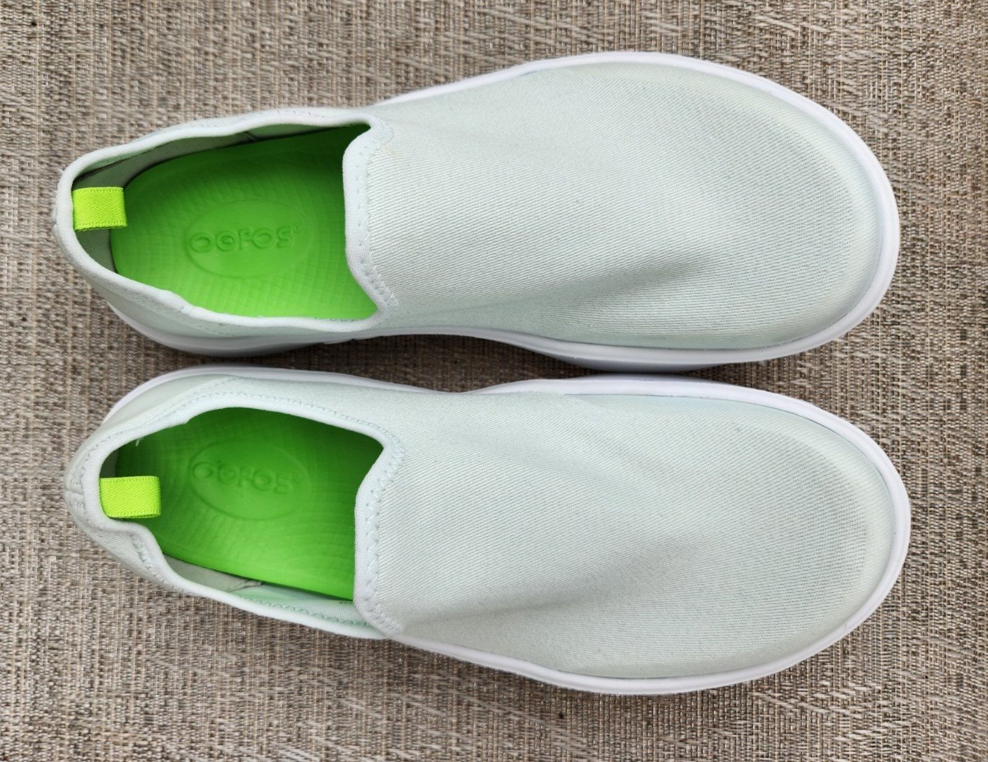 OOFOS OOMG EEZEE Low Recovery Casual Shoe, Pale Green, Women’s 8, EUR 39