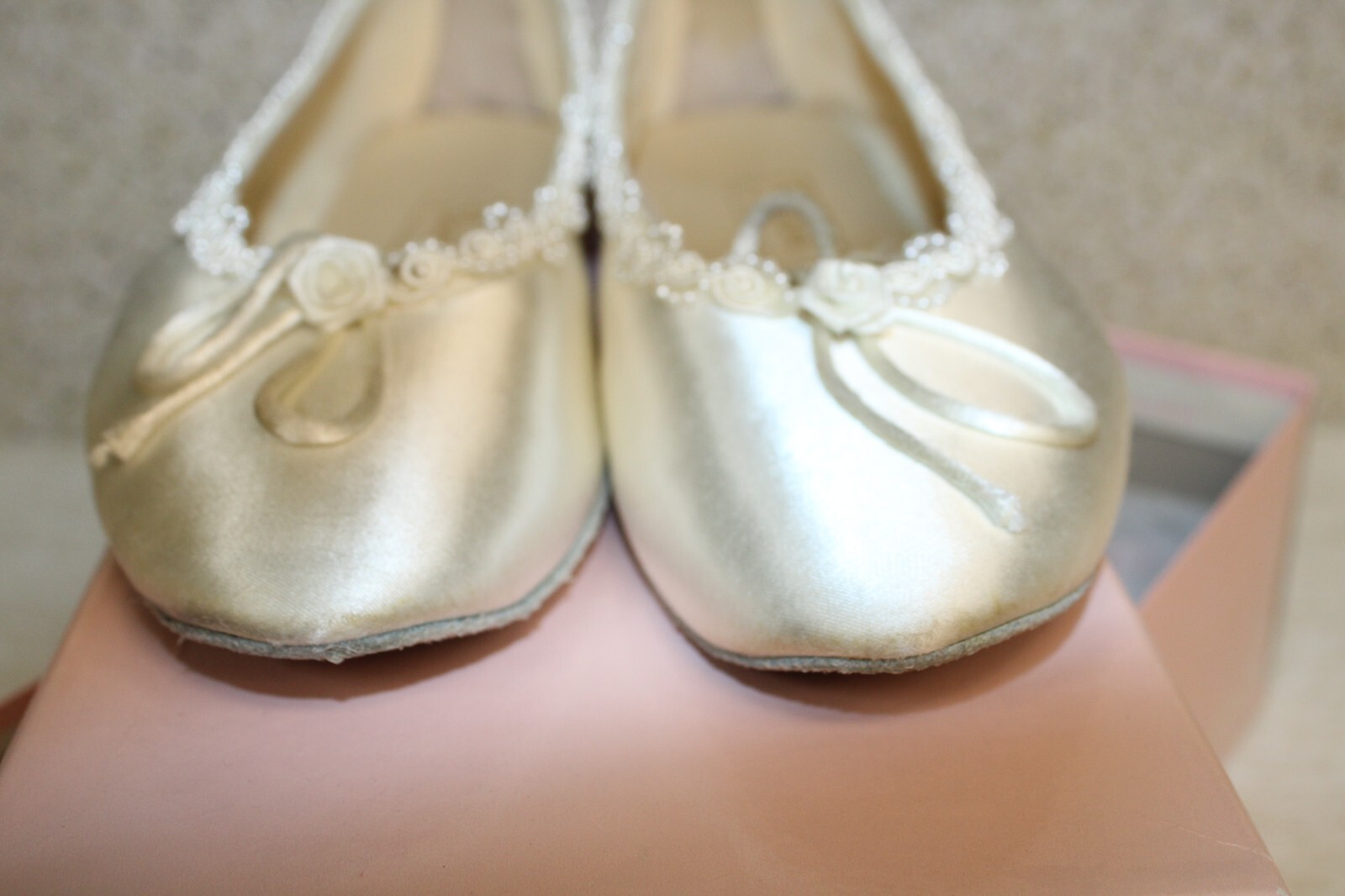 (EM)Women’s Dyeables™ Inc. White Satin Flat Shoes Wedding Formal Evening- Sz 9.5