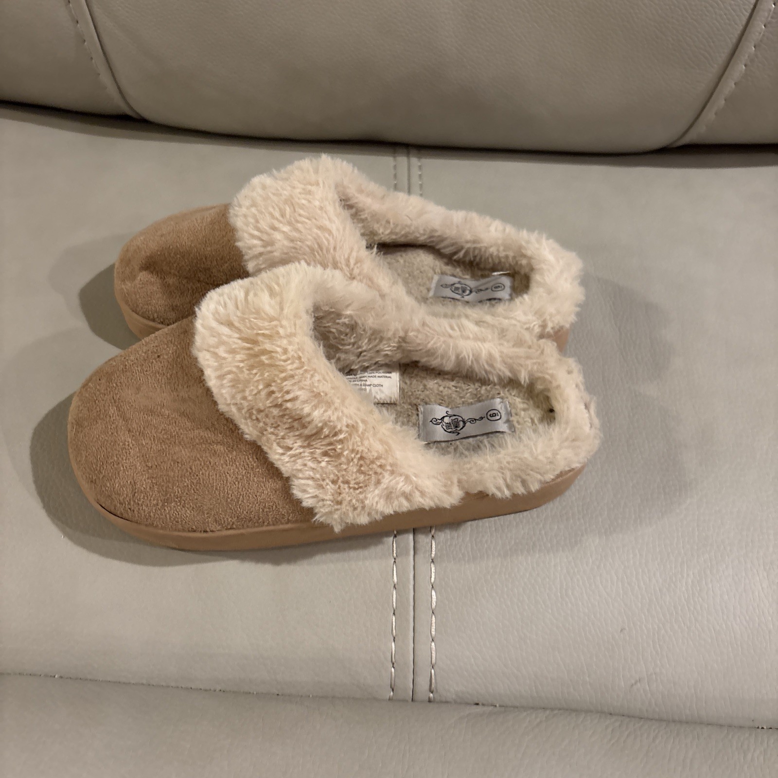 womens slippers size 8m