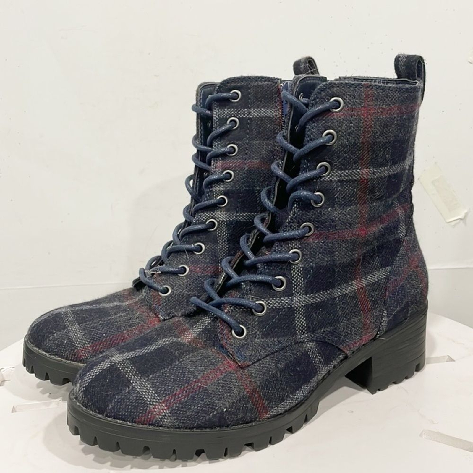True Craft Women Combat Boots Raylee Plaid Flannel Fabric Upper 7M Zip Lace Up