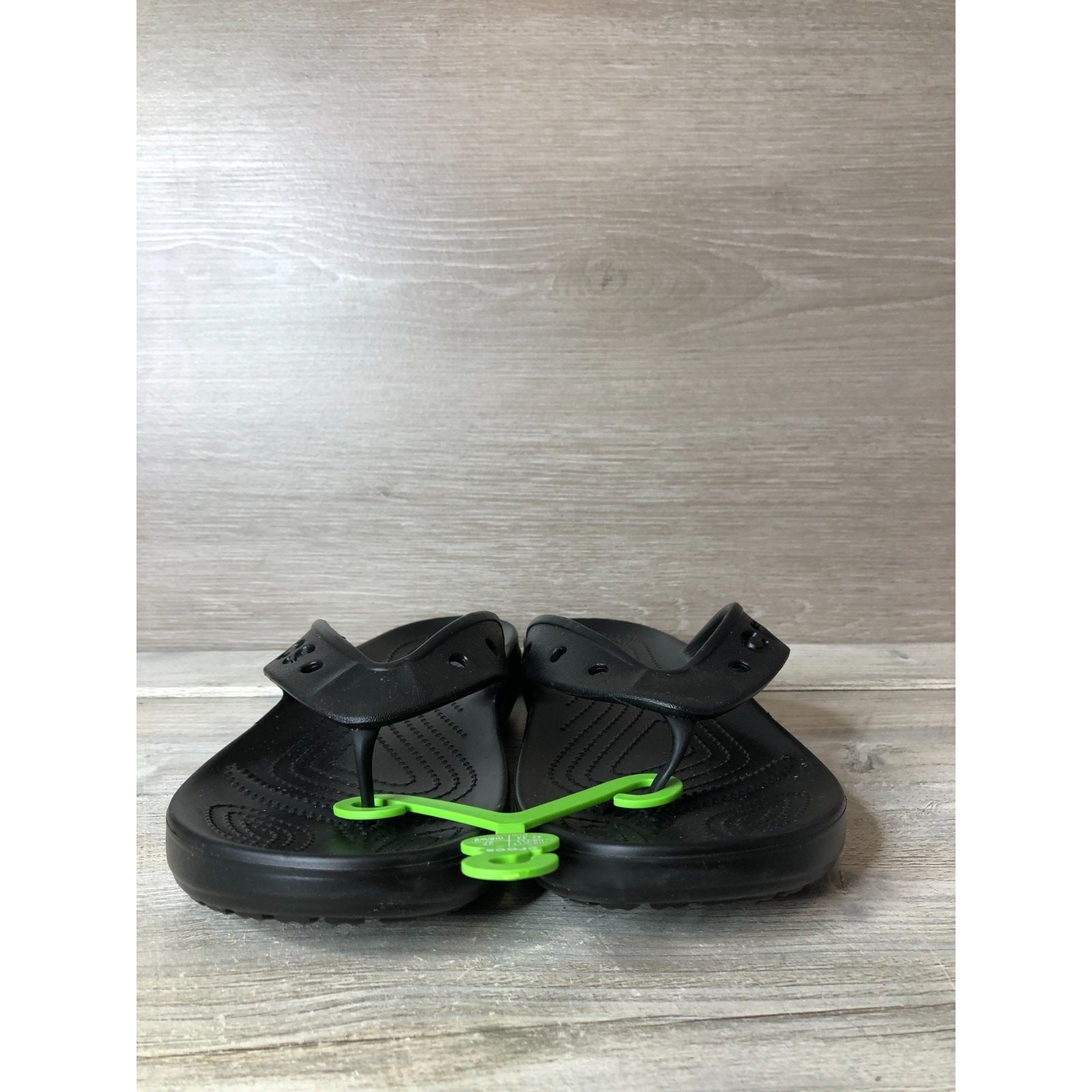 Crocs Women’s Baya Black Flip Flop w 11 m 9 Sandals