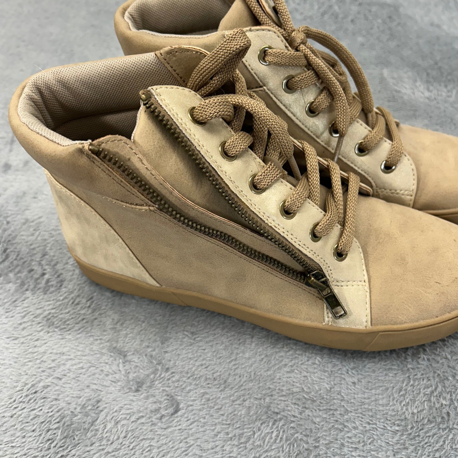 Naturalizer Providence Womens 8M Buff Gold Wedge High Top Sneakers F1675S3252
