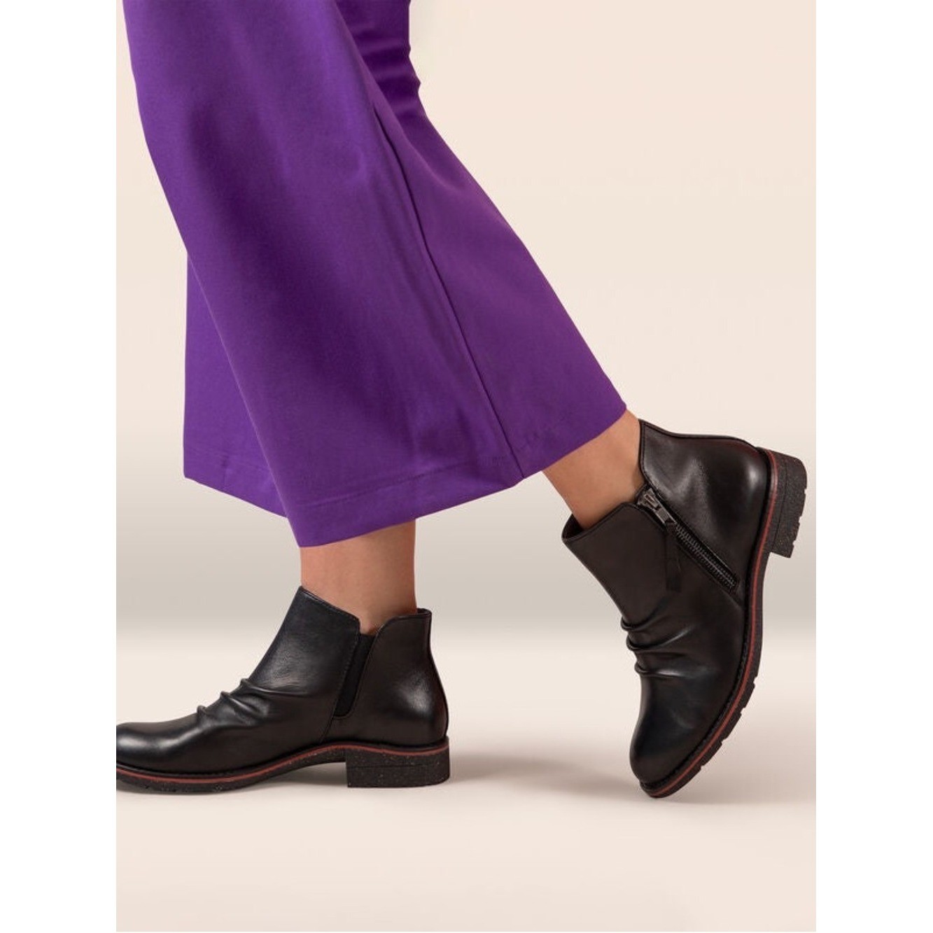 Aetrex Mila Low Ankle Boot Black Leather Waterproof Womens Size EU 40/ US 9-9.5