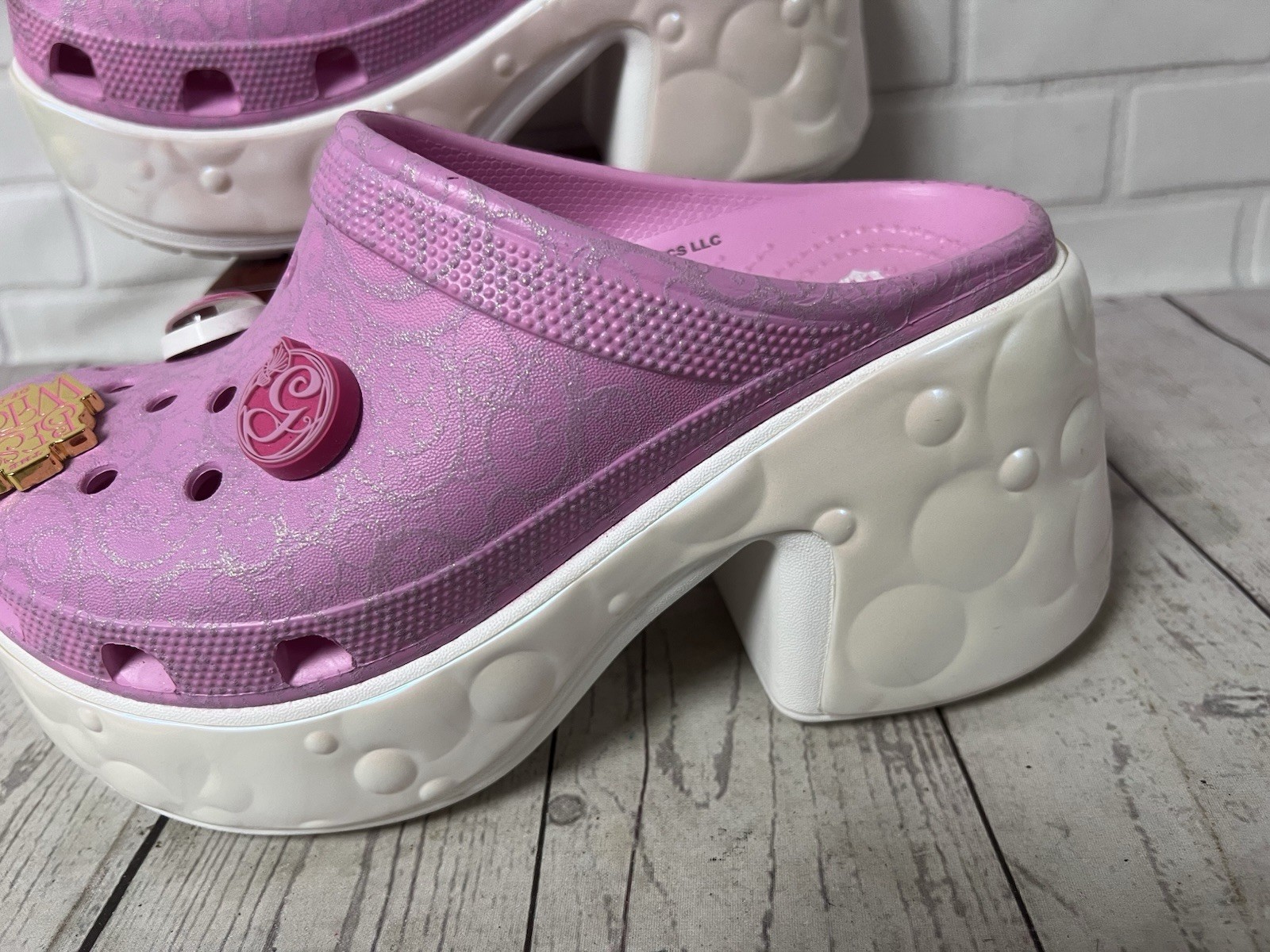 CROCS Wicked Glinda Siren Clog Pink Jibbitz Women’s Size 8 Platform Heel