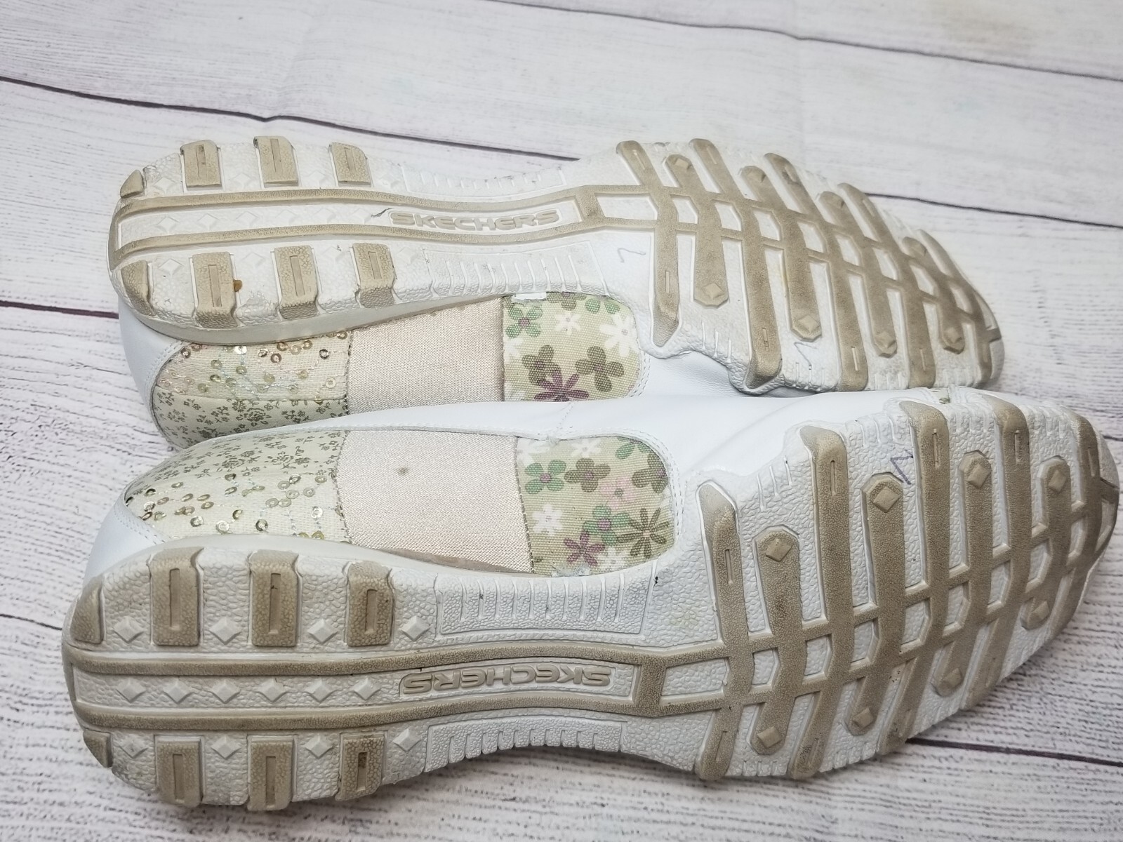 Skechers Womens 10 Floral Patchwork White Leather Textile Sequins Beige Floral