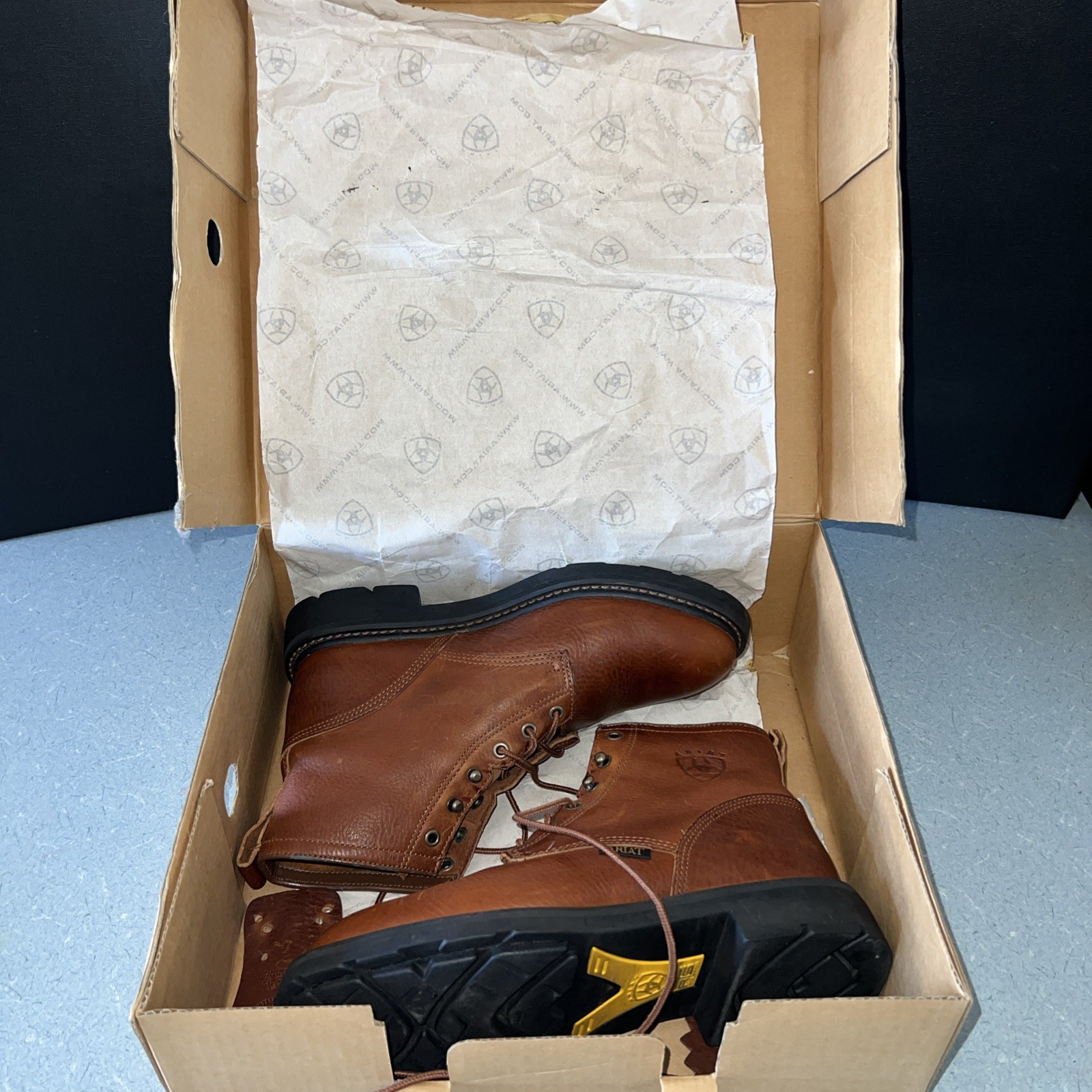 Pair ARIAT Heritage Style 59426 Women’s Leather Boots. New In Box.