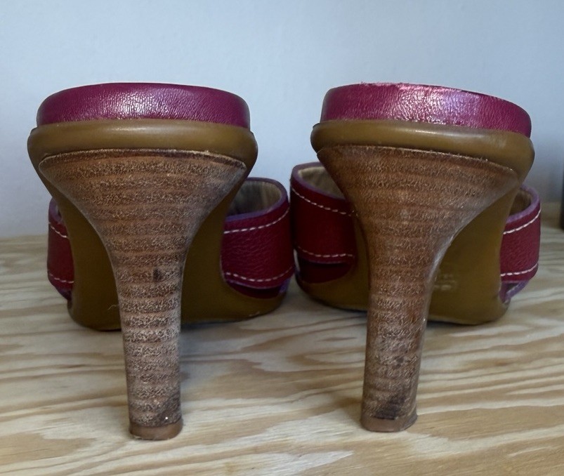 Coach Women’s Burgundy Leather Slide Sandals Straps Buckle Logo Size 7.5B