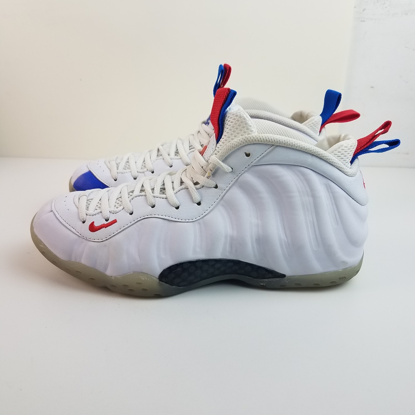 Size 9.5 – Nike Air Foamposite white red blue One USA men