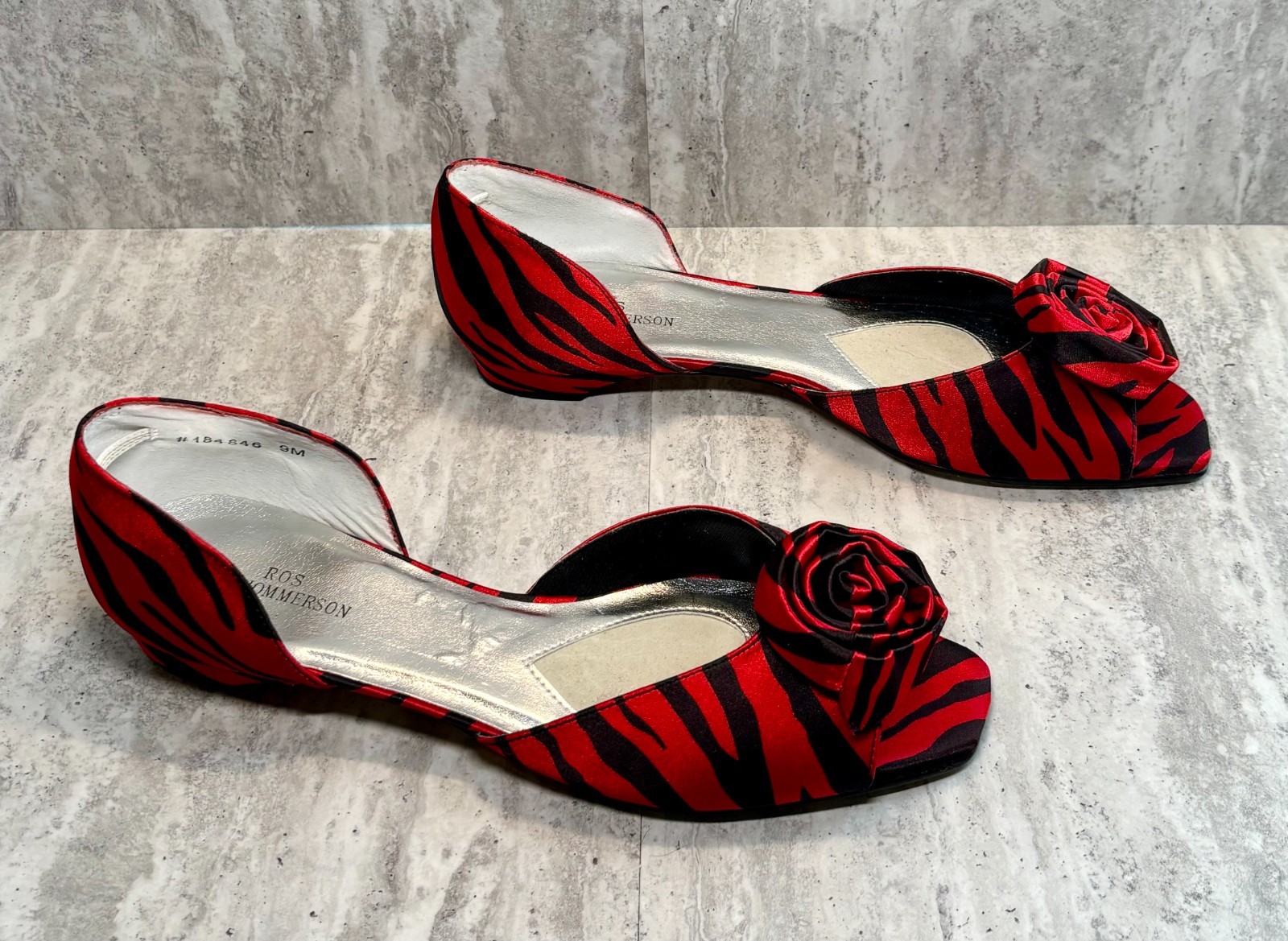 Ros Hommerson Monet Red Black Rose Accent Dressy Flats Slip Ons 9M