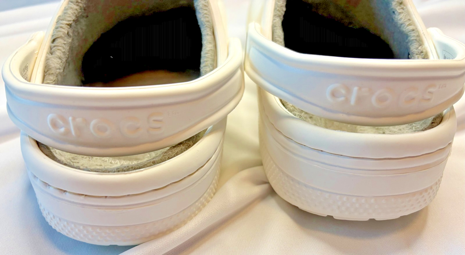 Crocs Classic Clogs White Baya Gray Lining Men 5 Women 7 Lightweight Slip-ons