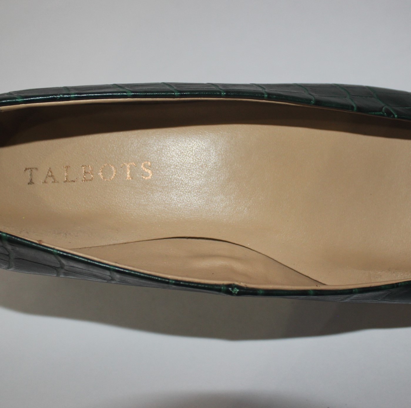 Talbots STELLA Pom Pom flats in green embossed croc leather Womns Sz 6.5
