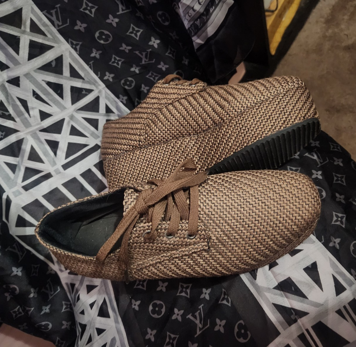 Women’s Brown Woven Chevron Lace-Up Almond Toe Flats Rubber Sole US 6 W
