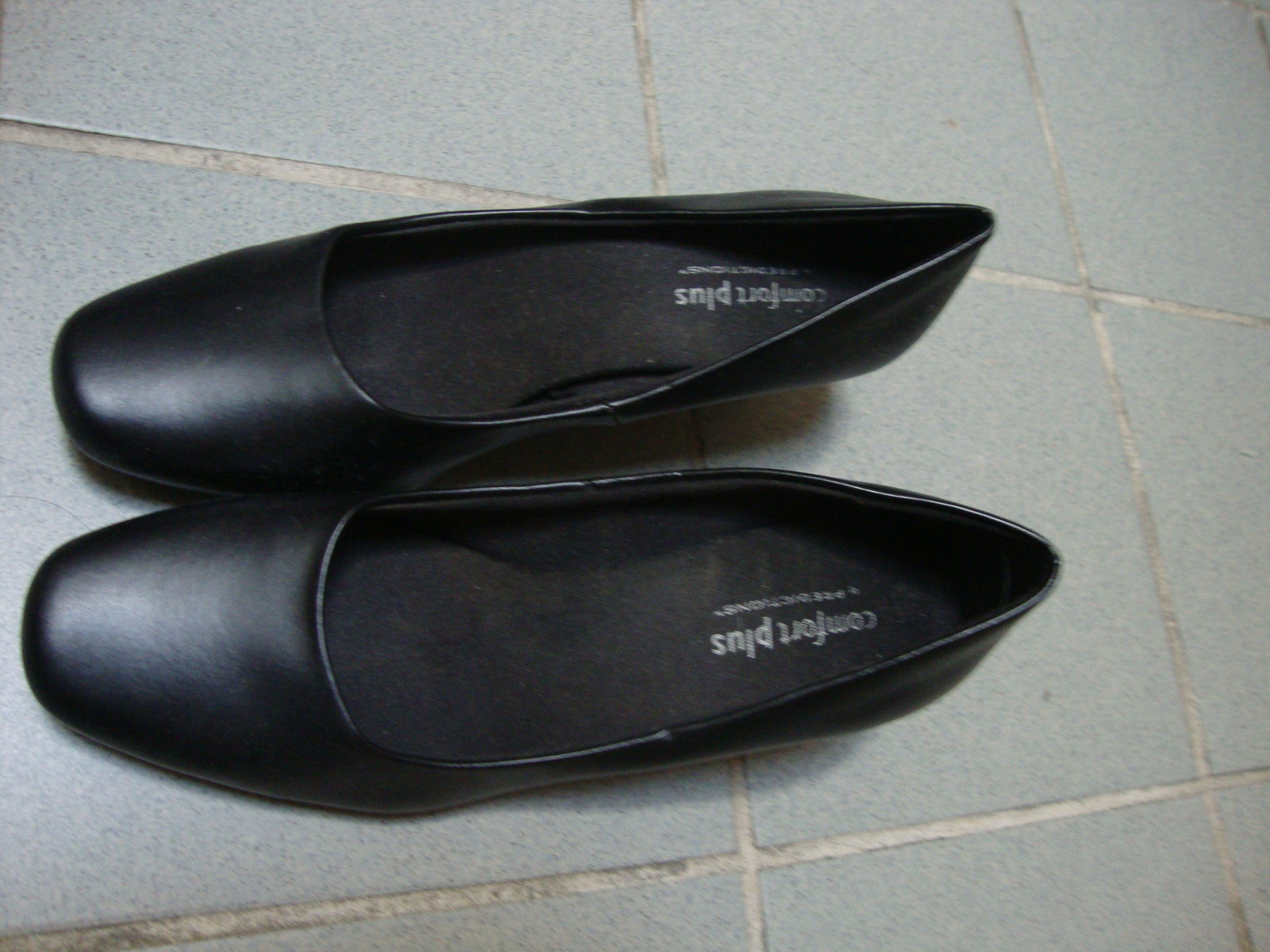 Predictions’ Black size 5.5 Low (3/4 in. to 1 1/2 in.) heel classic pump