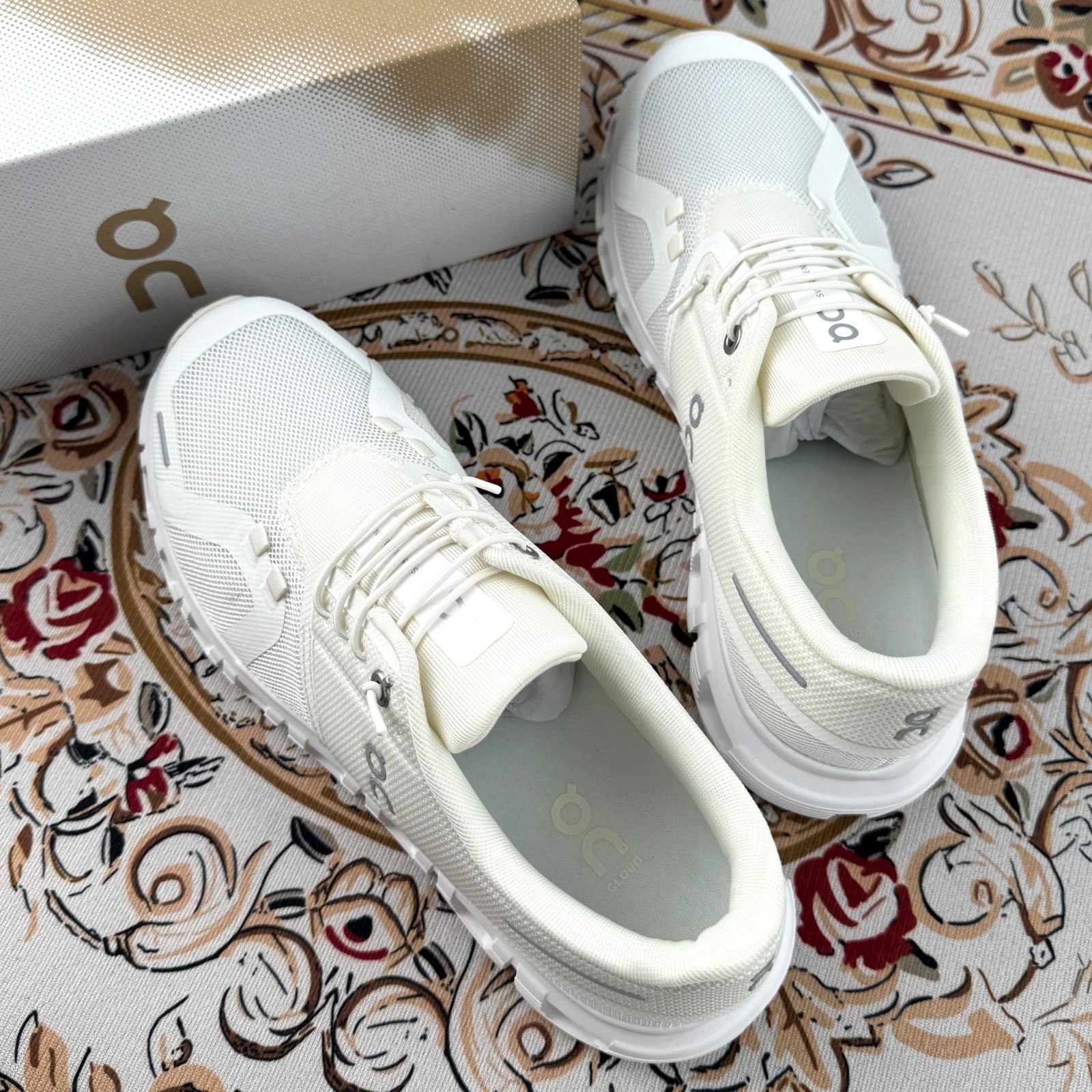 NEW On Cloud 6 White|White woman’s Sneakers/3WF10061200 US 6-9.5