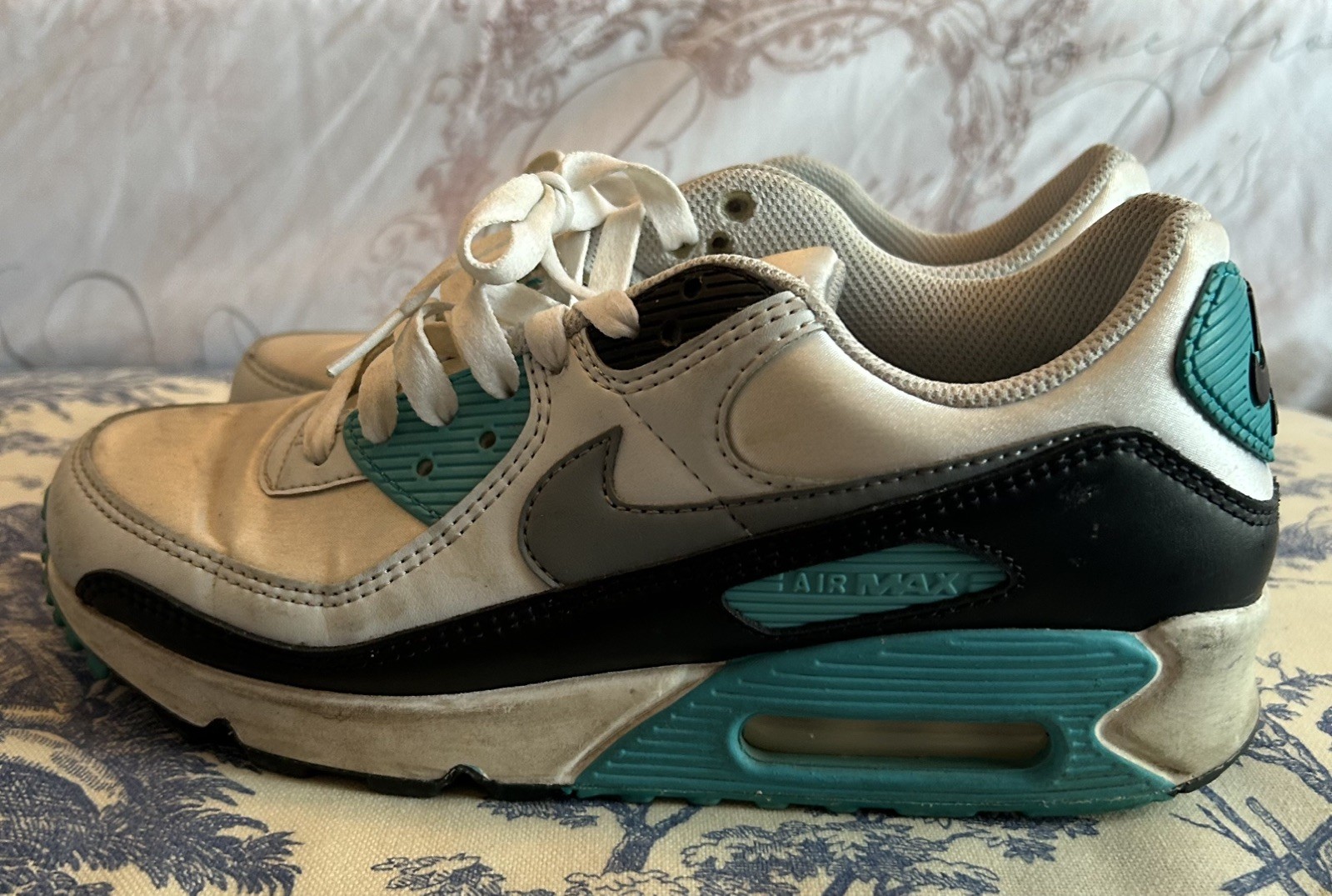 Nike Air Max 90 Women’s Teal Nebula Low Top Sneakers Size 8.5