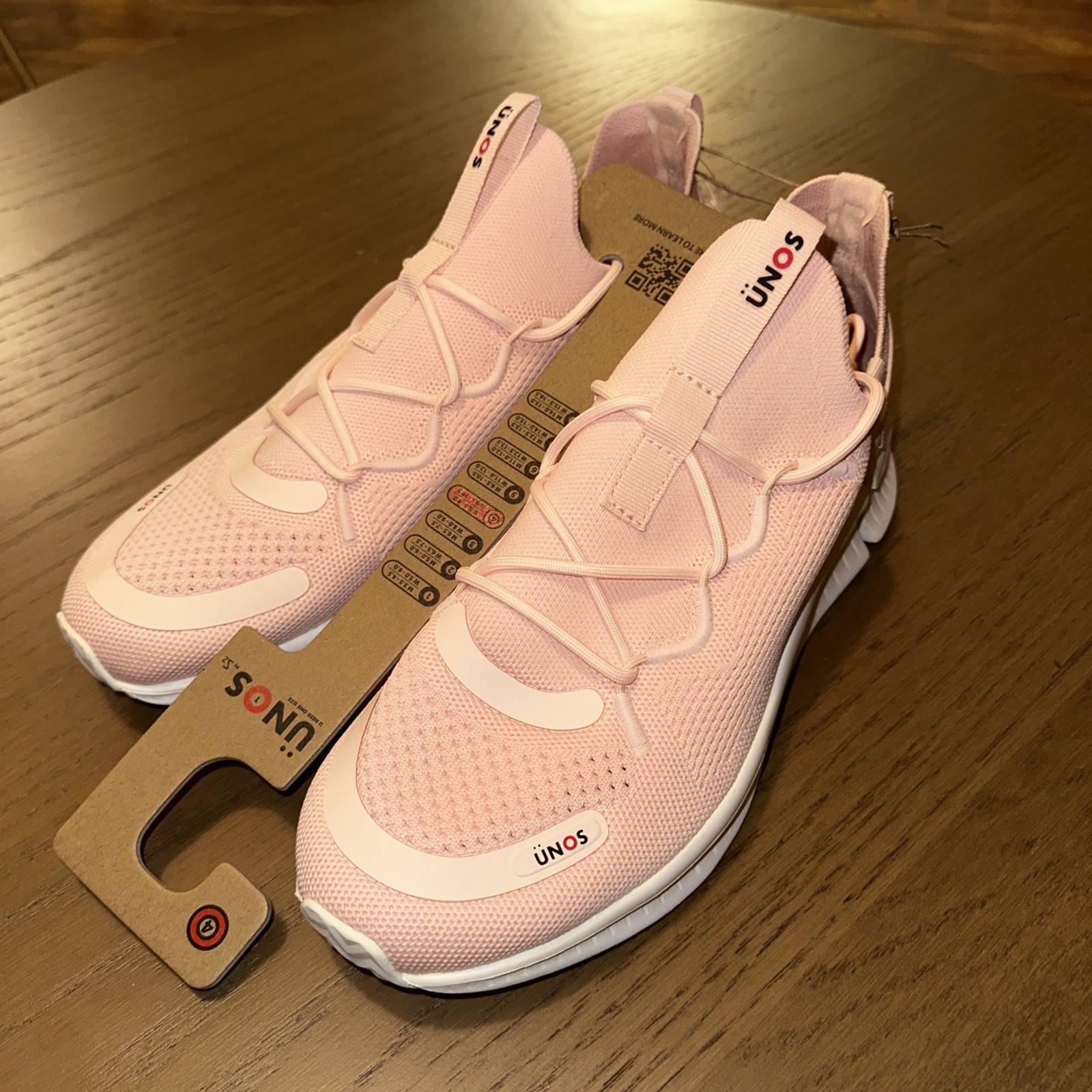 UNOS by Sz Nellum Dusty Pink Stretch Sneakers sz M 8/9 – W 9.5/10.5 – NWT