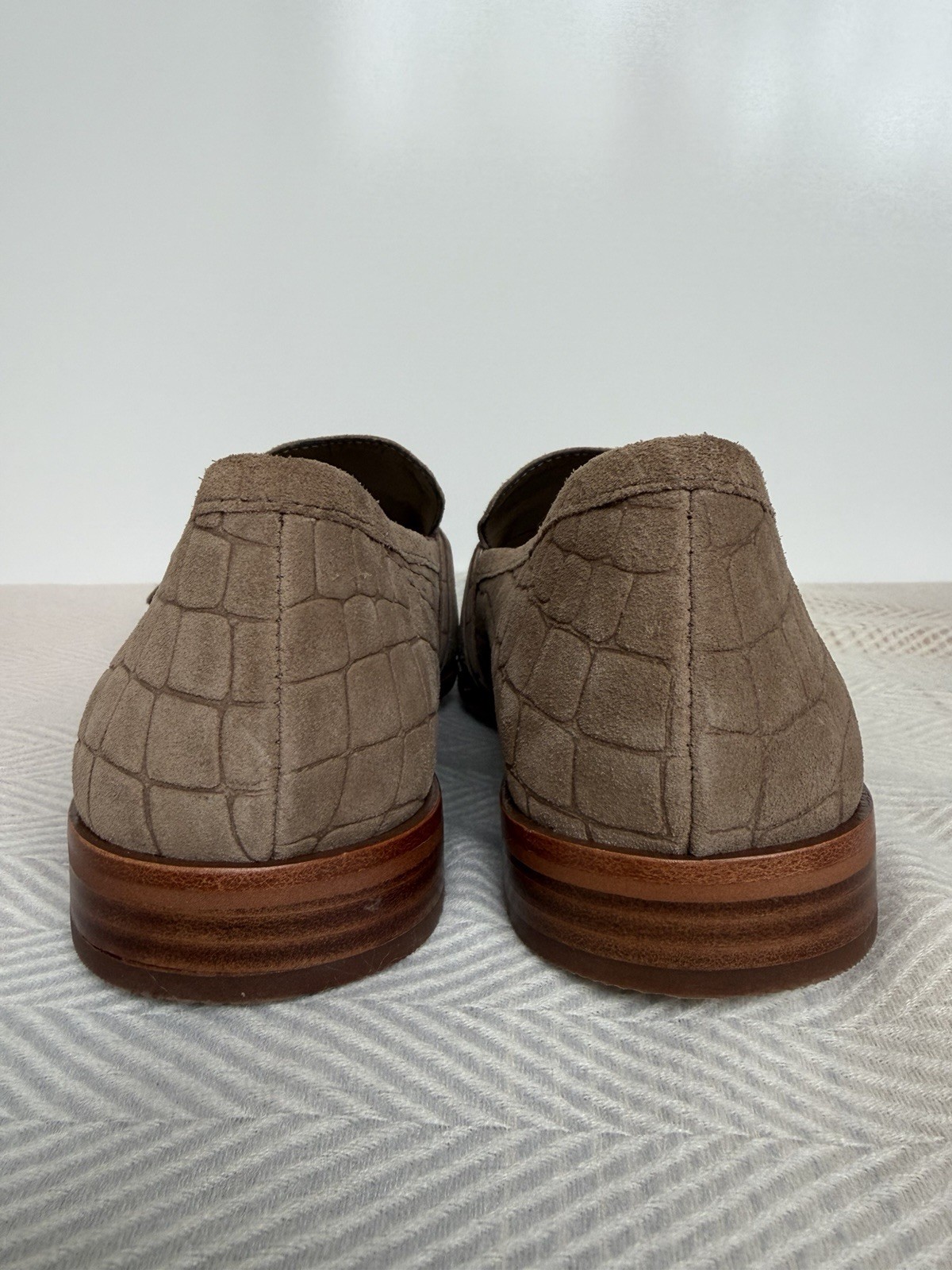 Vince Camuto VC-CENKANDA Taupe Crocodile Buckle Women’s Leather Loafers Size 11