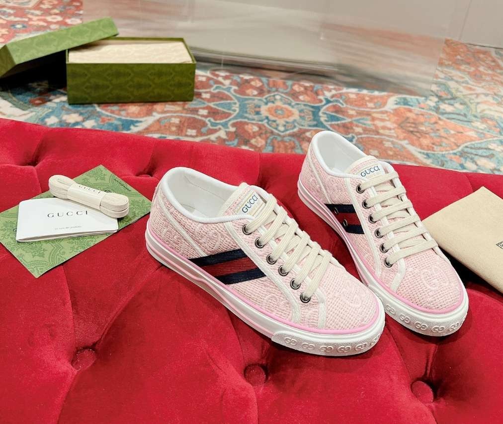 Brand-new boxed Arrival Guccitennis 1977pink ladies’canvas shoes