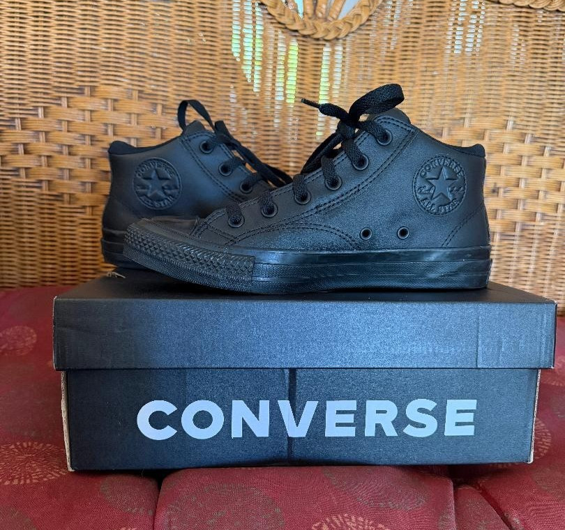 Converse All Star Chuck Taylor Mid Top Black Leather Unisex Men 6 Women 8