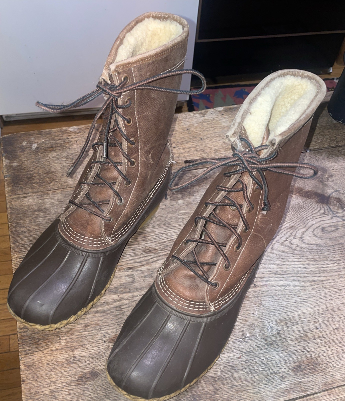 L.L. Bean 10″ Duck Snow Rain Boot Shearling Lined Lace Up Size 9-10 USA Rare