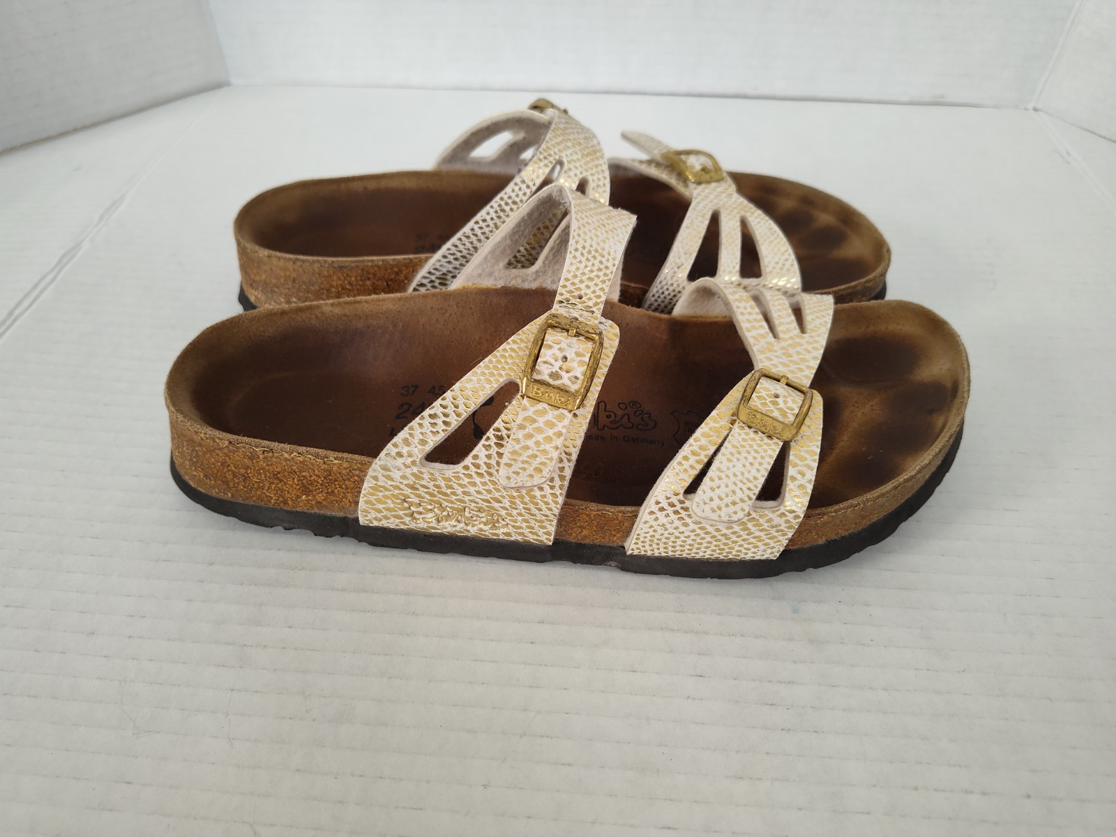 Birkenstock Birki’s Granada Sandals Women’s Size 6 White/Gold Slip on Slides