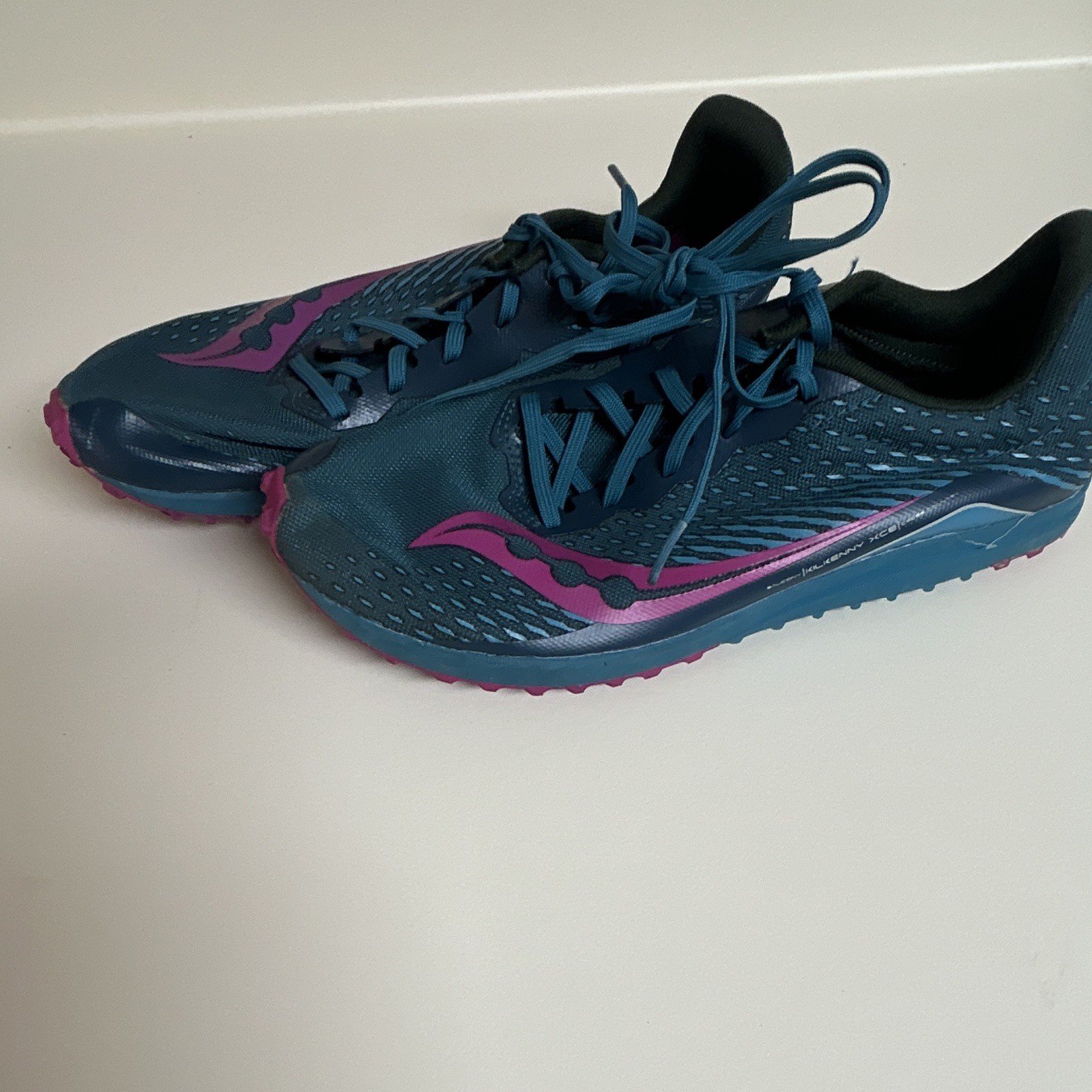 Saucony Women’s Track & Field Spikes Sneaker Blue/Pink Lace-Up Low Top