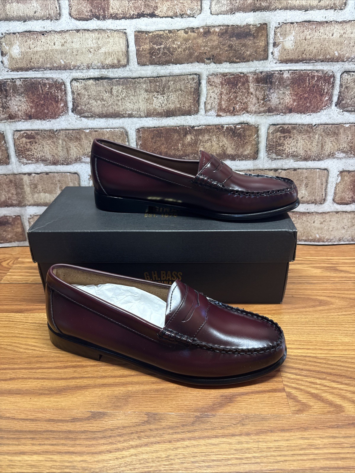 New GH Bass Women’s Whitney Weejuns Penny Loafers Size 9.5 M