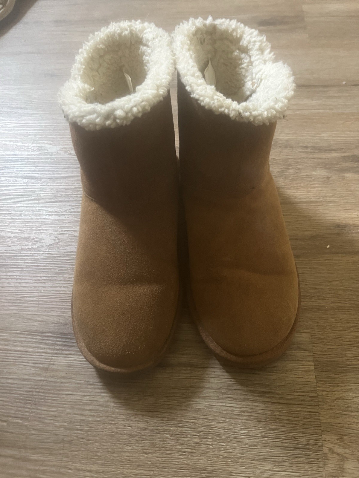 Minnetonka Women’s Brown Suede Faux Fur Lined Ankle Bootie Pull-On 9