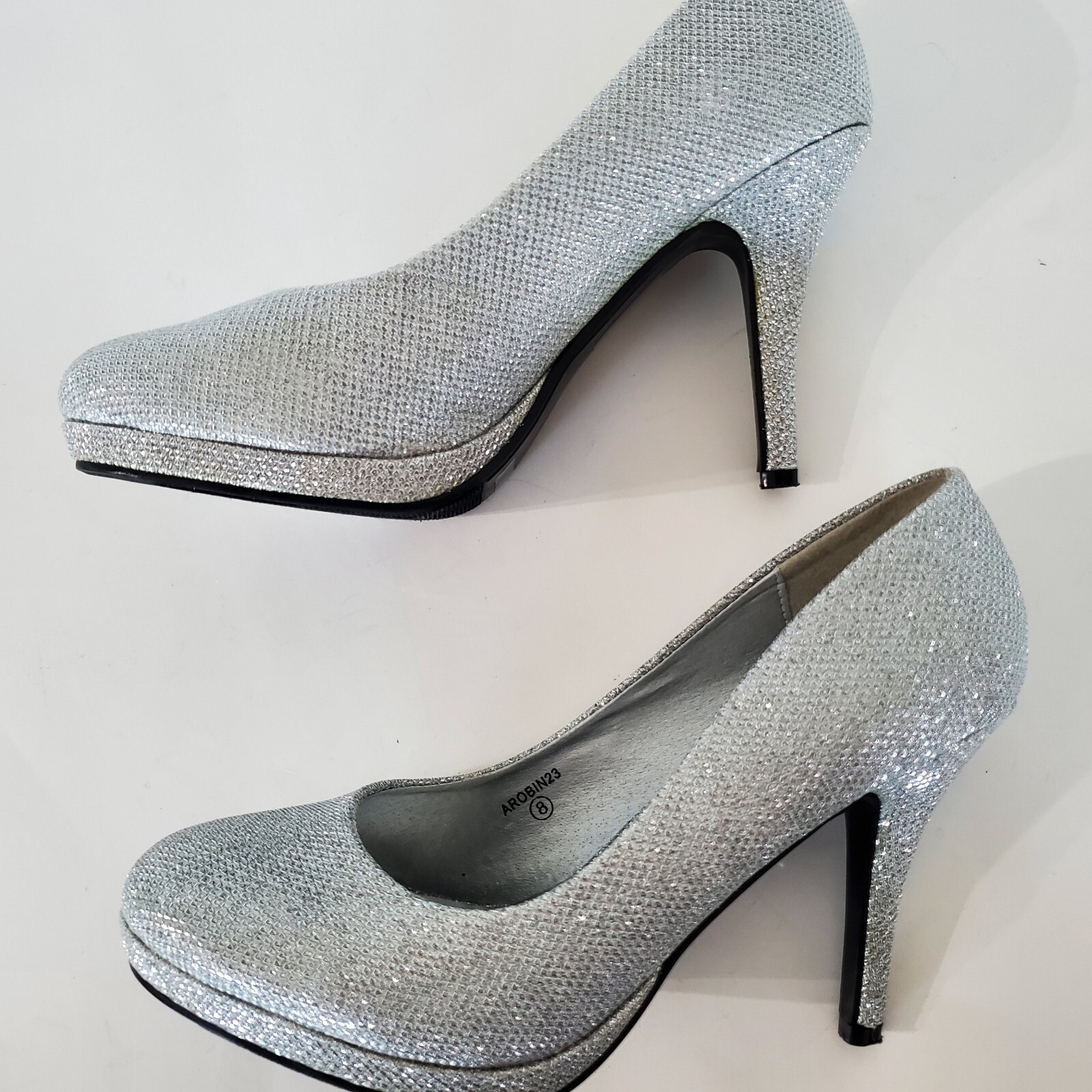 Sparkly Silver Sz 8 Slip On Pump Michaelangelo 3.5″ Heel David’s Bridal AROBIN23