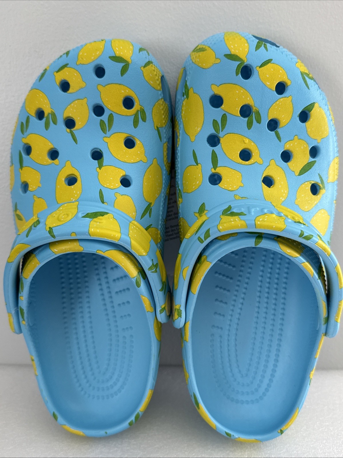 Crocs Classic Fresh Fruits Clog Lemons Womens 9 Blue / Yellow / Tinted Glass