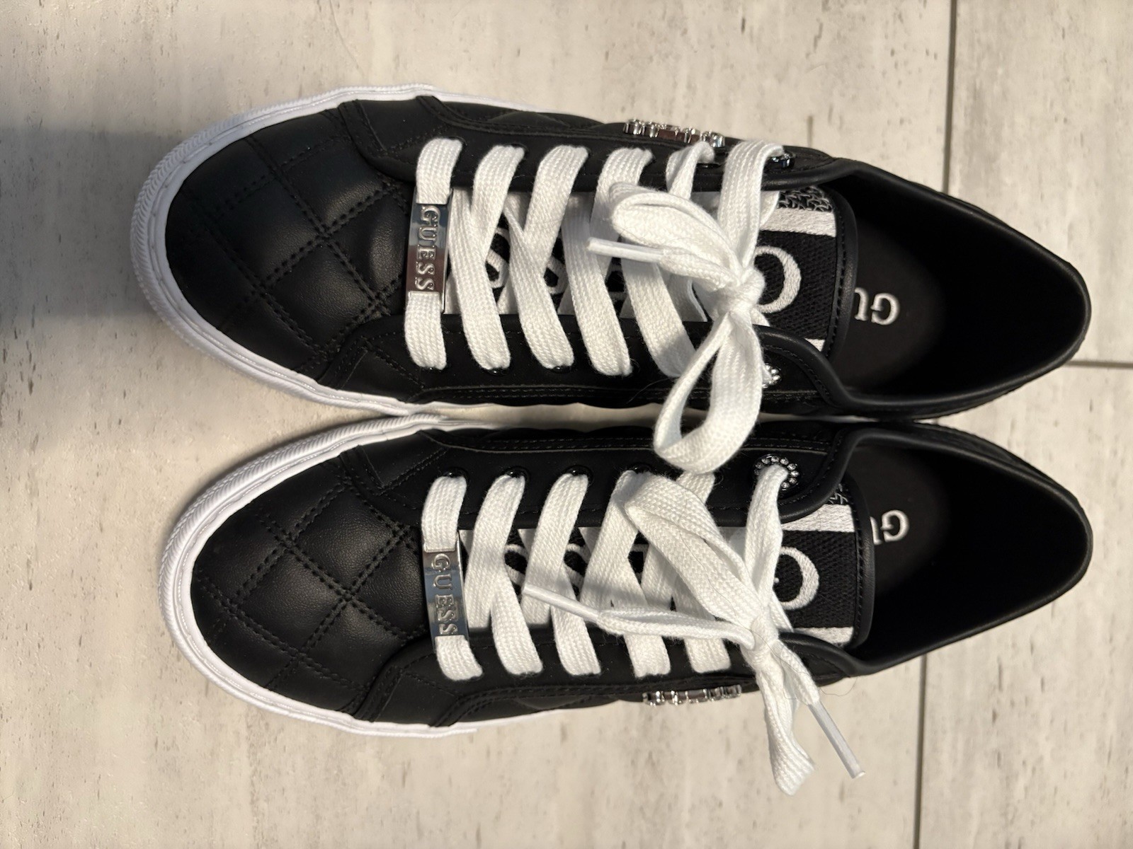 GUESS Quilted Logo Lace Up Black White Low Top Sneakers Textile Upper