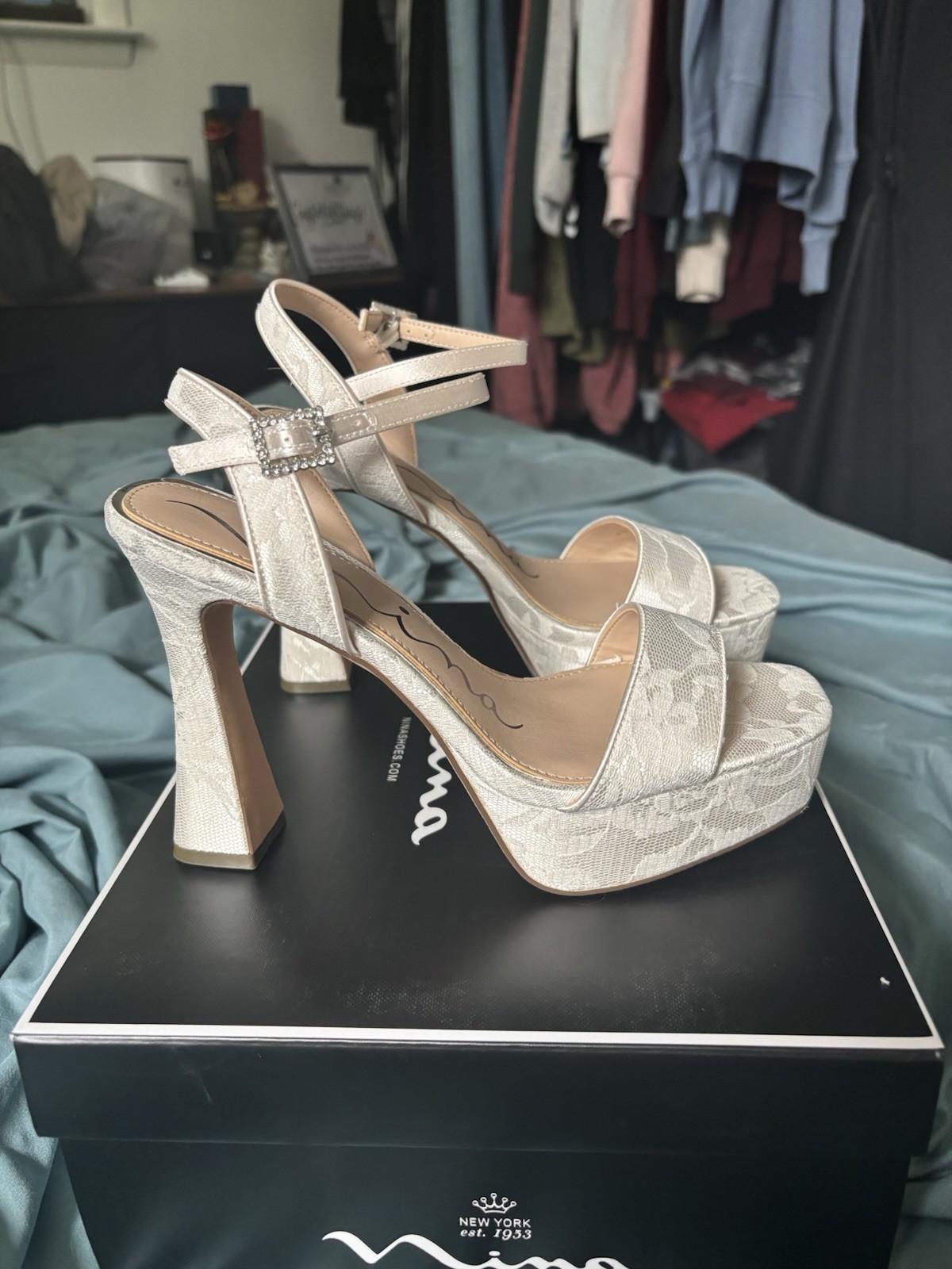 Nina Alma Ivory Lace Ultra-High Platform Sandals – Size 6.5 – NEW